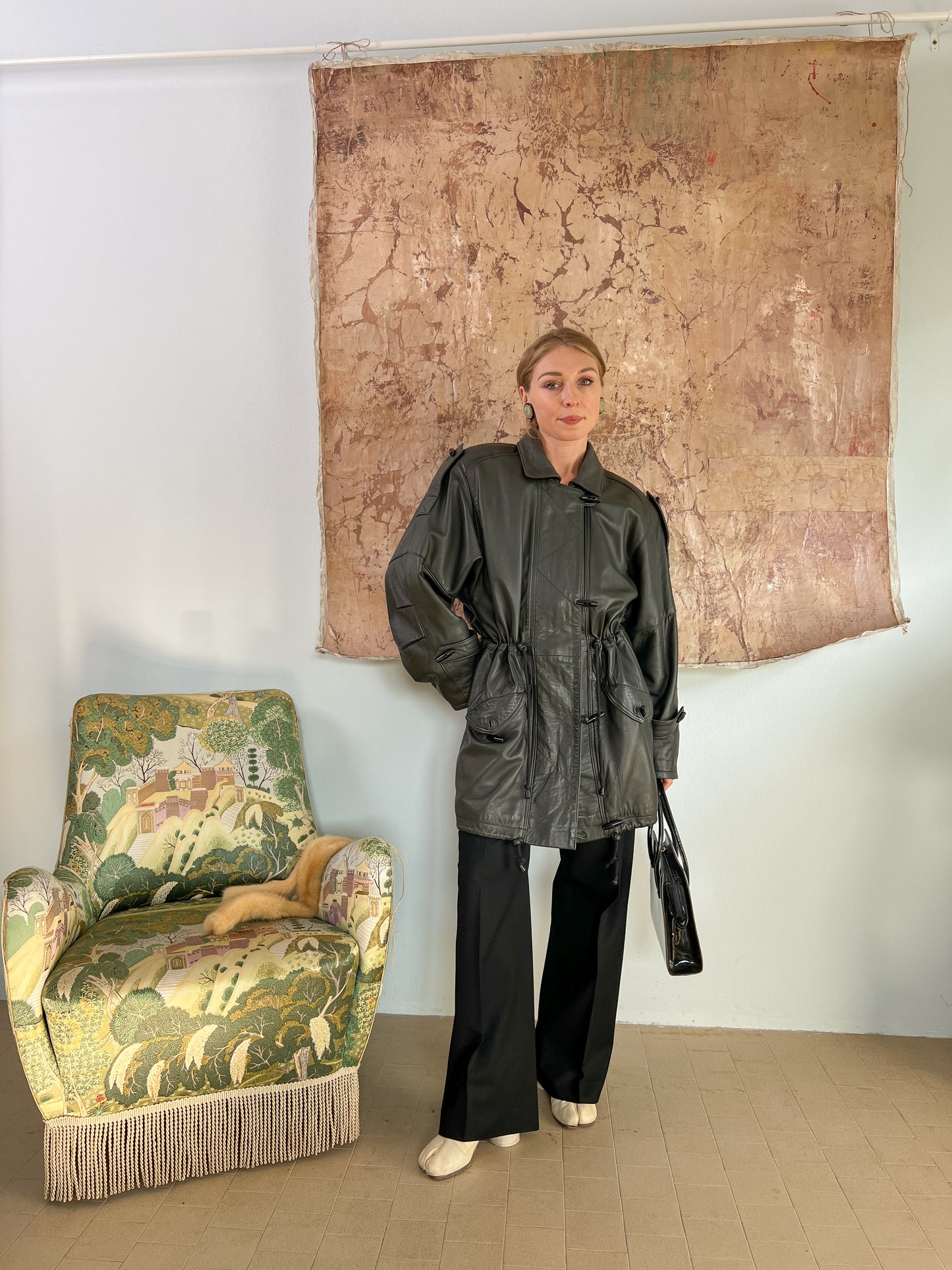 Giubbotto anni 80 in pelle con coulisse e alamari da donna