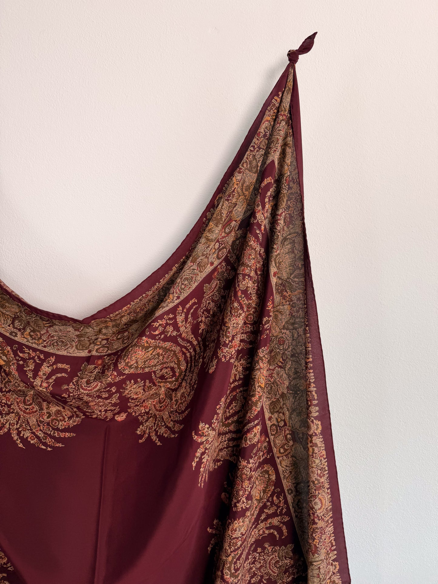 Stola foulard maxi in seta stampa paisley made in Italy mai indossata