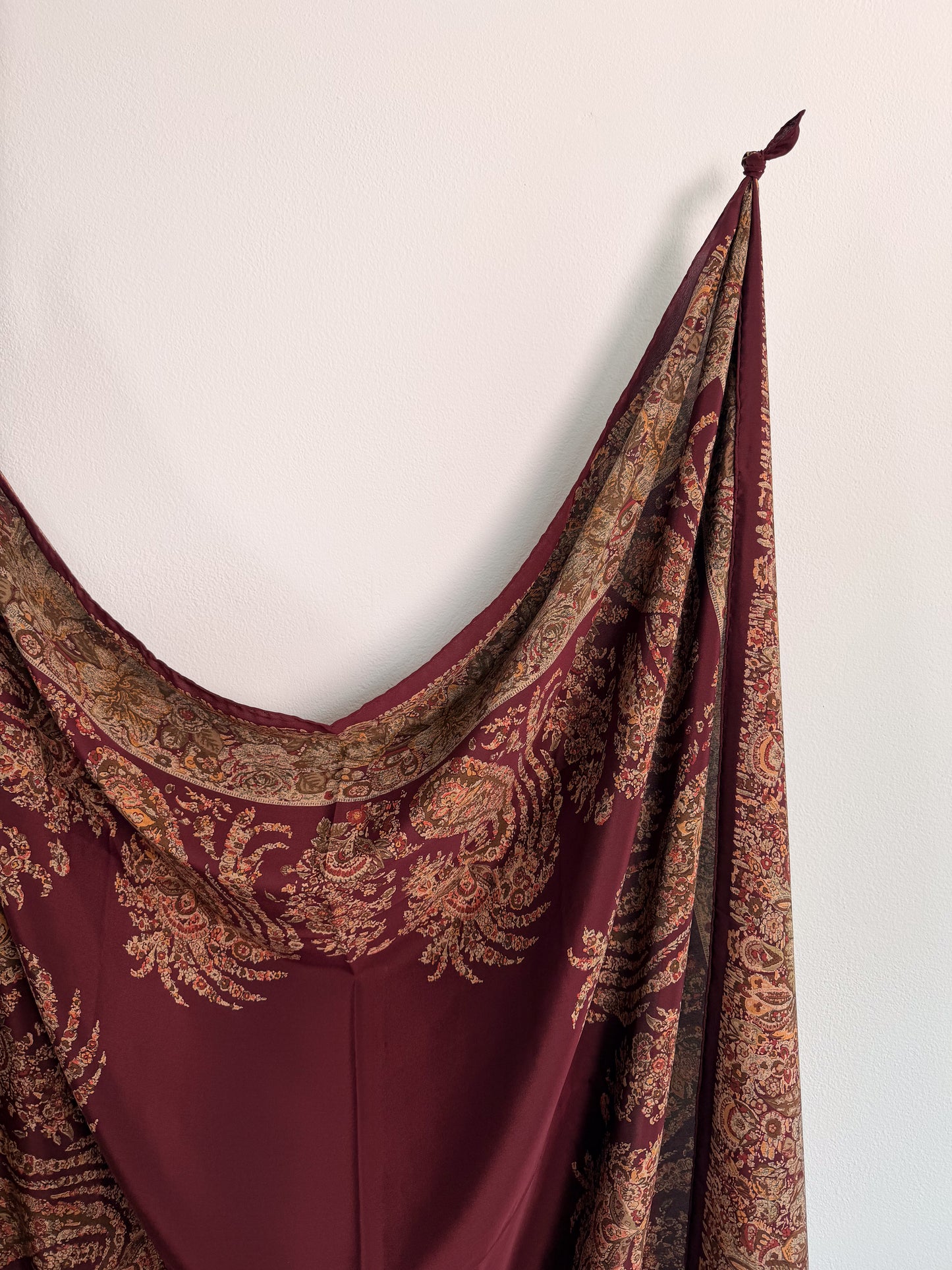 Stola foulard maxi in seta stampa paisley made in Italy mai indossata