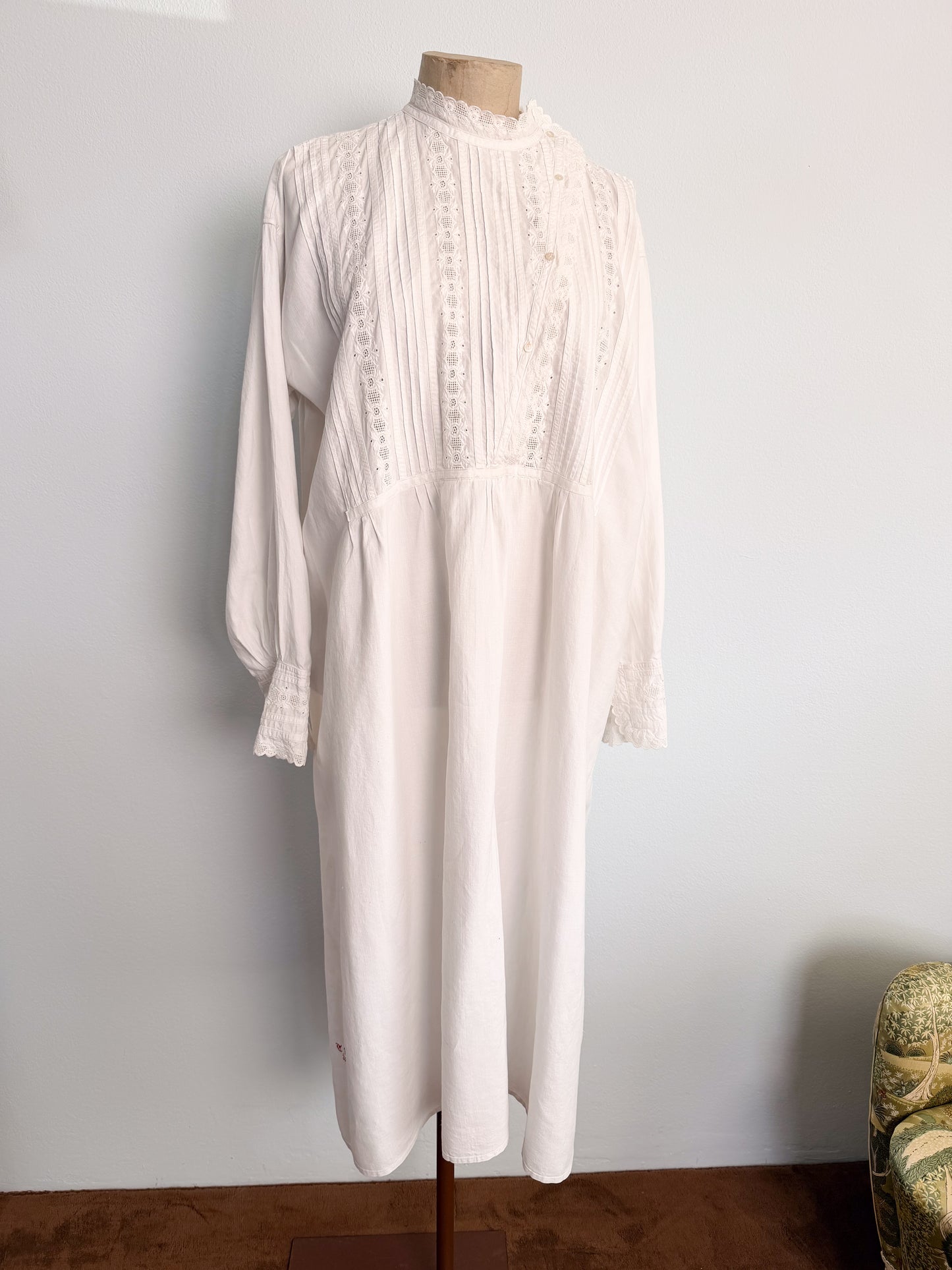 Abito in cotone antico bianco primi 900