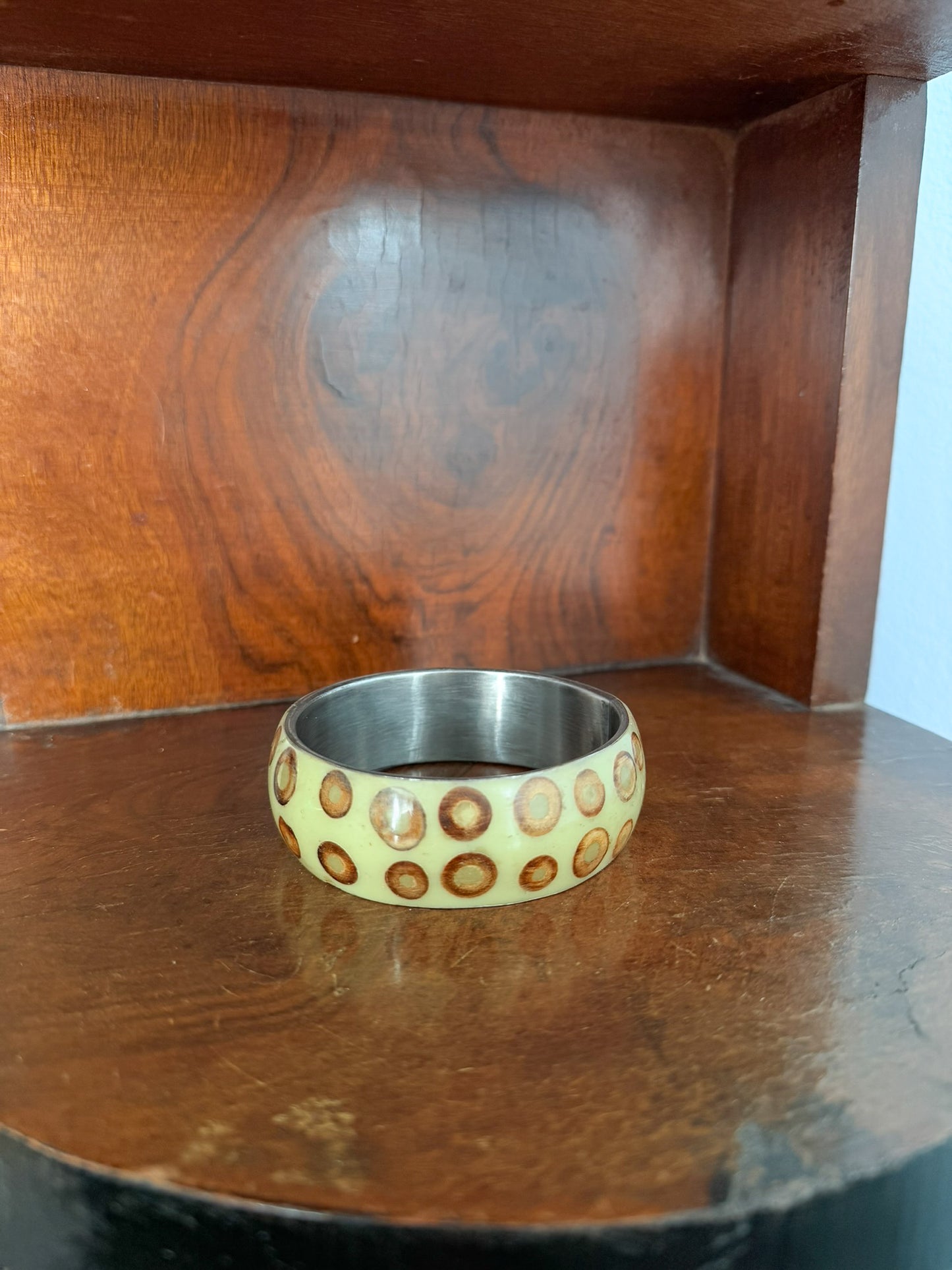 Bracciale Bangle in resina e metallo vintage
