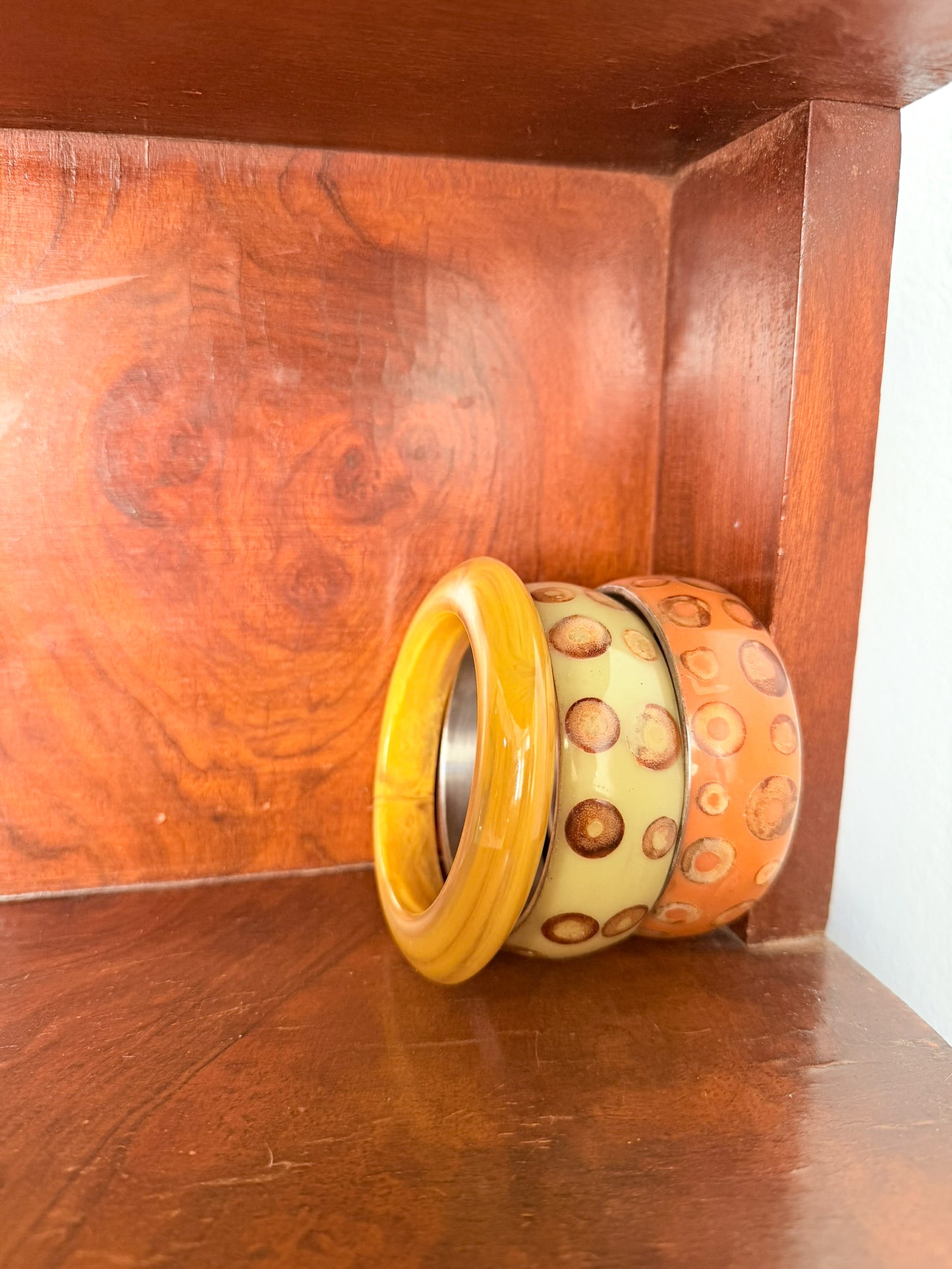 Bracciale bangle in resina vintage
