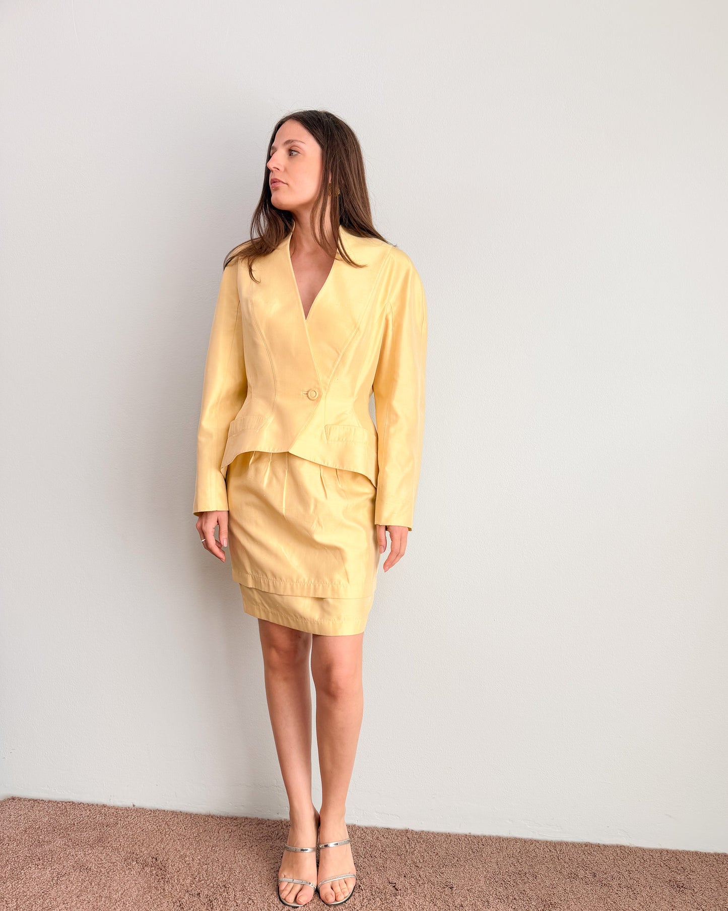 Completo anni 80 firmato Tierry Mugler in seta burro