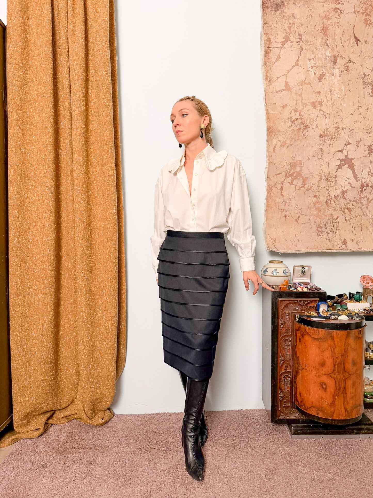 Gonna a balze in lana con bordini in raso