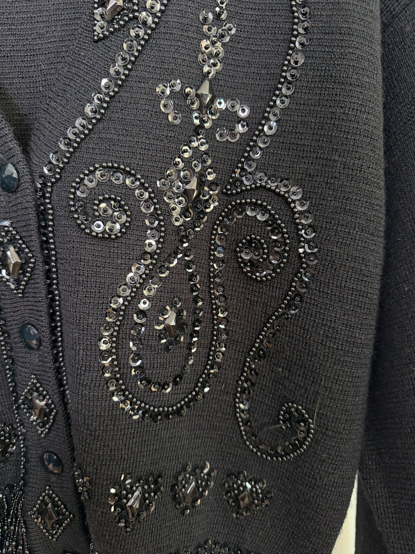 Cardigan vintage con ricami paillettes e perline