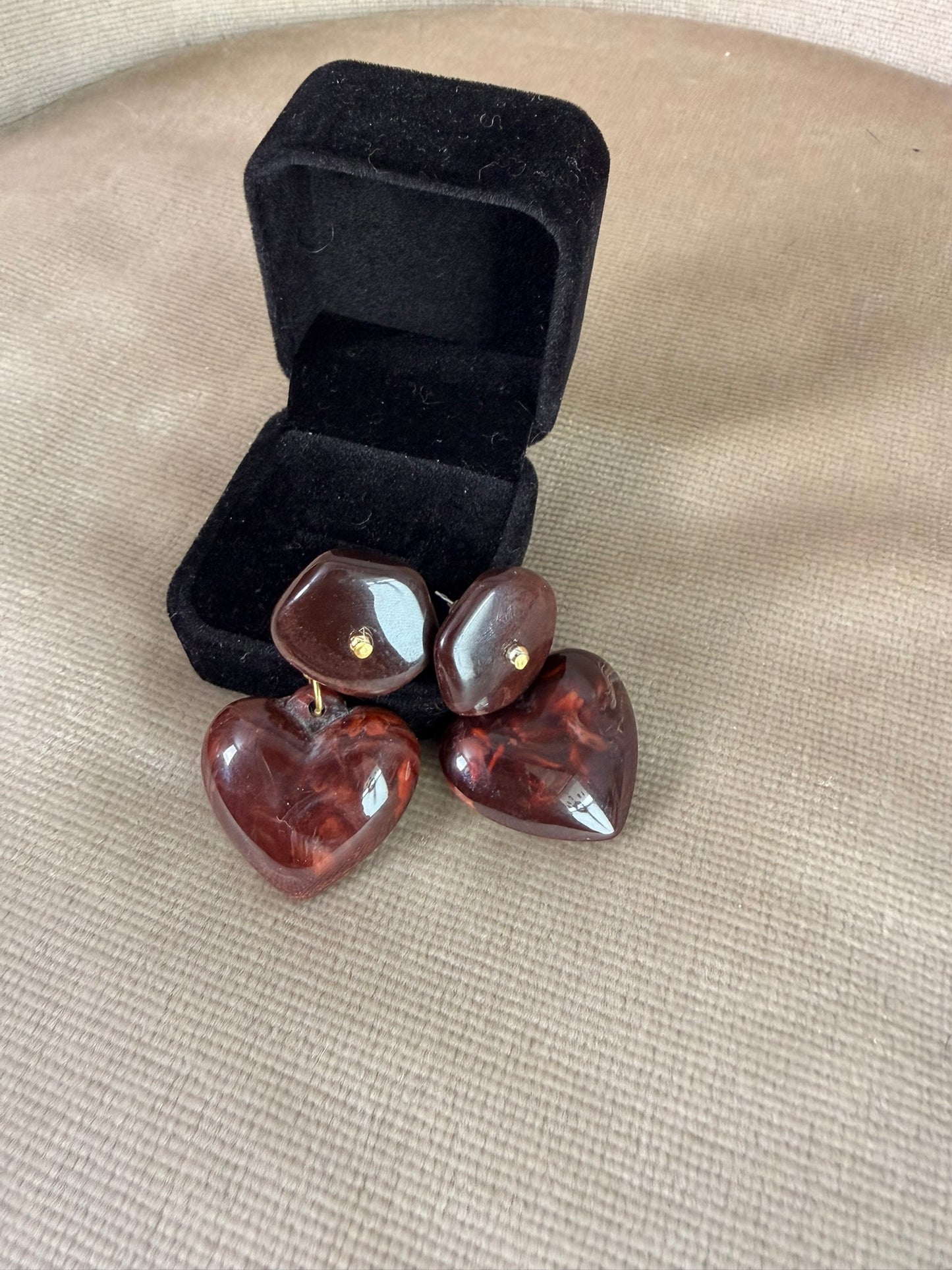 Orecchini pendenti effetto tartaruga con cuore