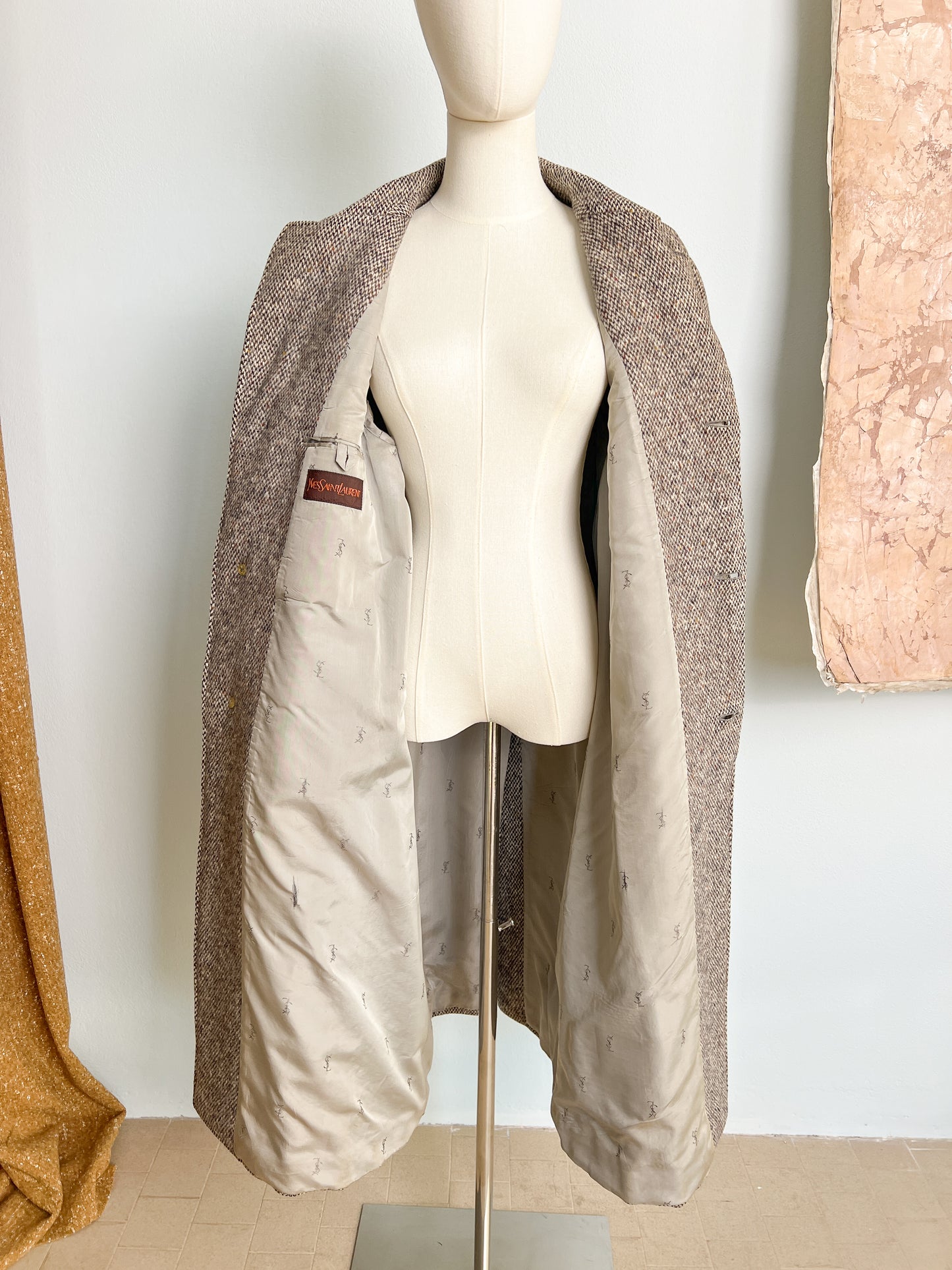 Cappotto Yves Saint Laurent uomo in lana manica raglan e bottoni a scomparsa