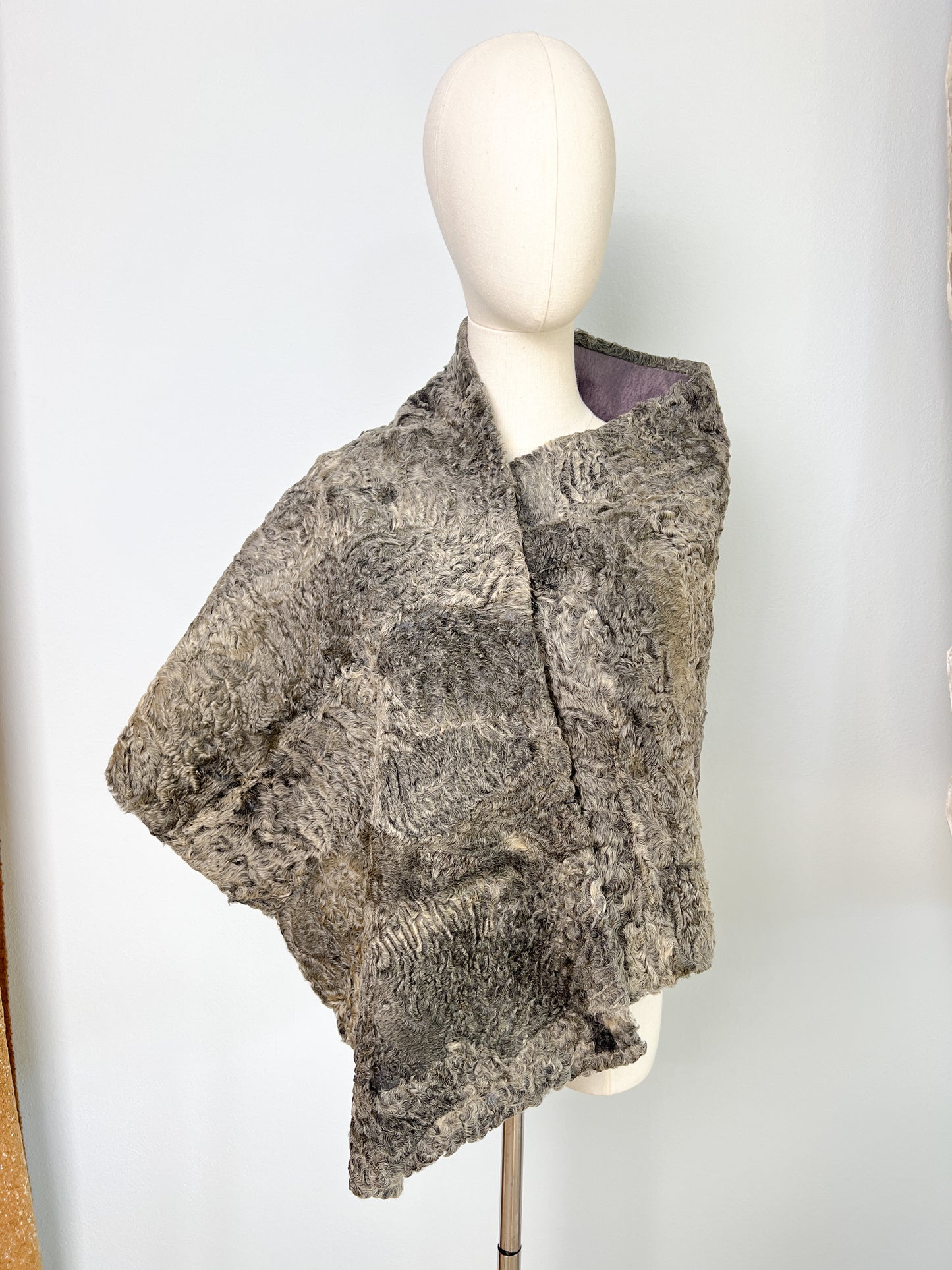 Stola in pelliccia astrakan anni 60