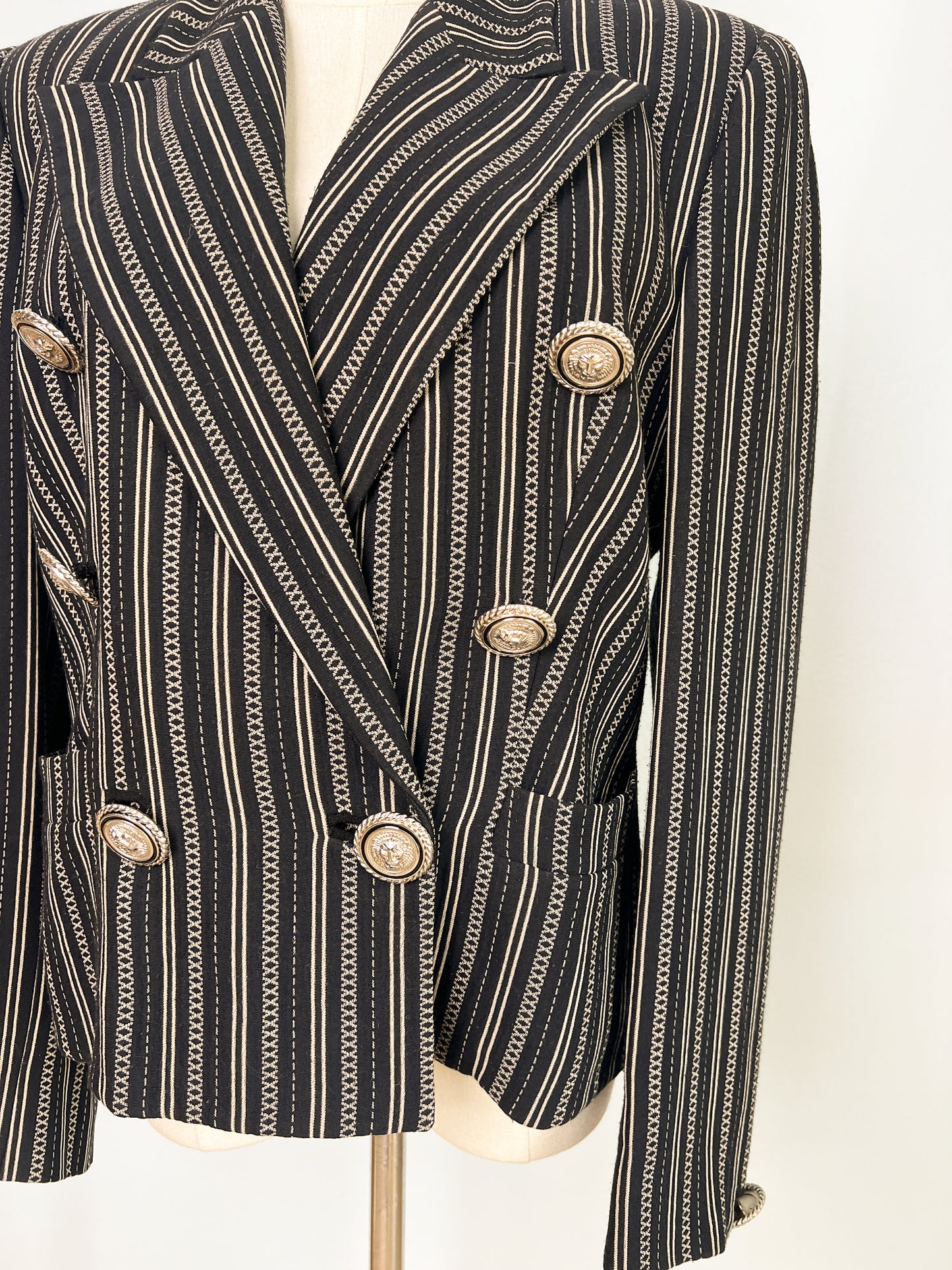 Giacca Versus Gianni Versace doppio petto con bottoni in metallo con leone