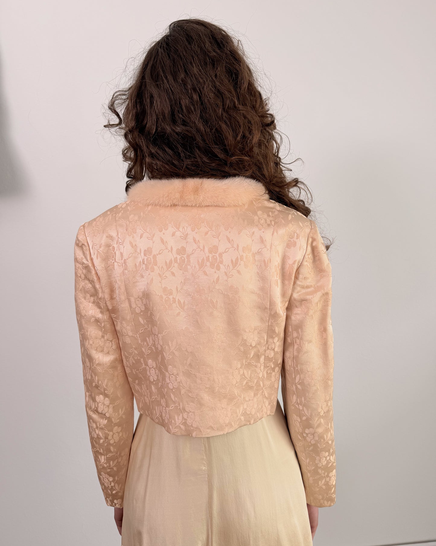 Giacca anni 50 americana in seta jacquard e pelliccia