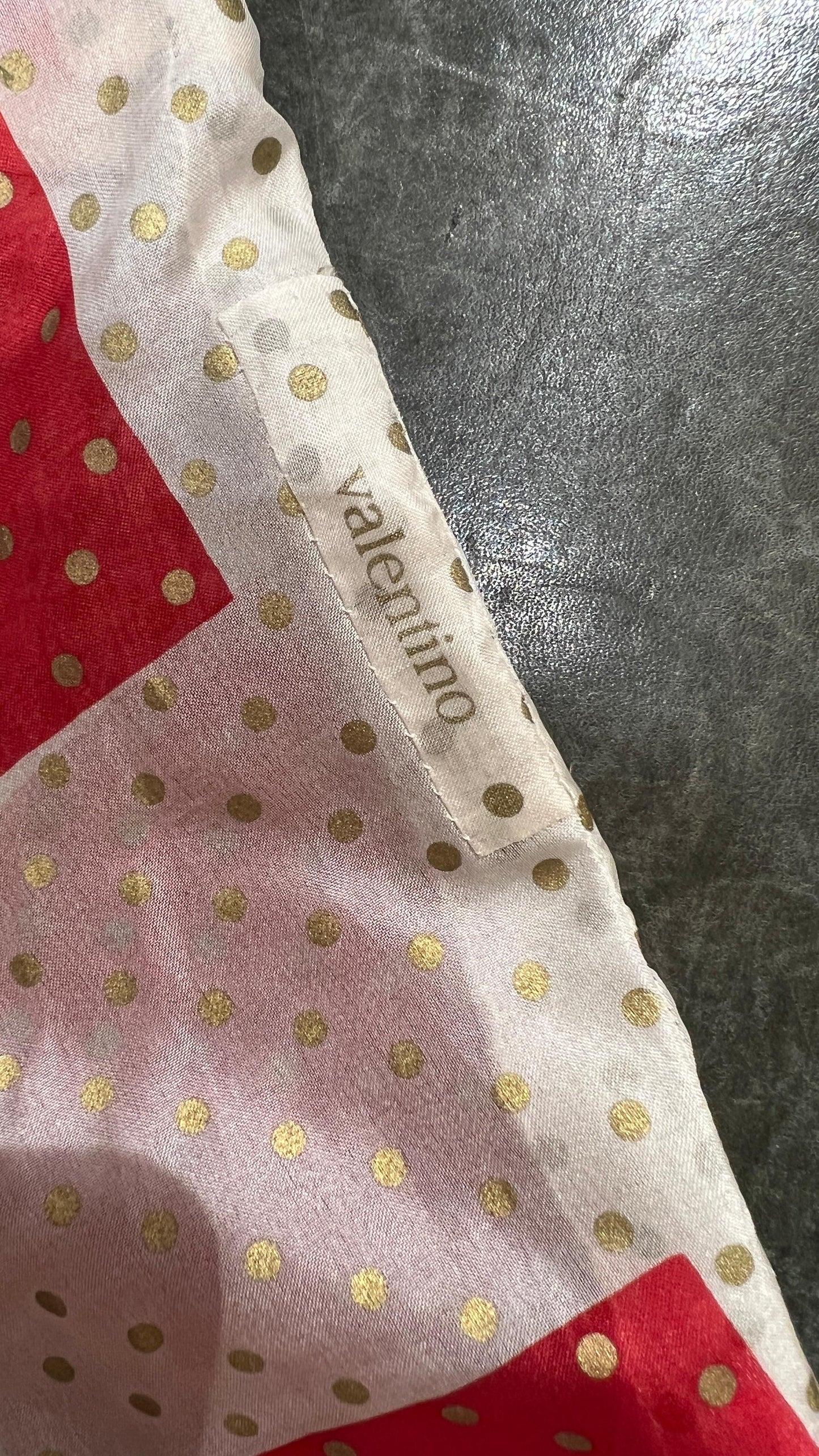 Blusa in organza di seta sartoriale tessuto Valentino