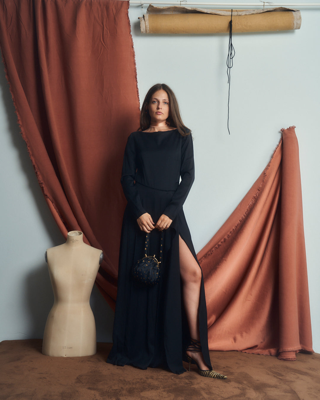 Abito lungo Cedric Charlier asimmetrico a pieghe