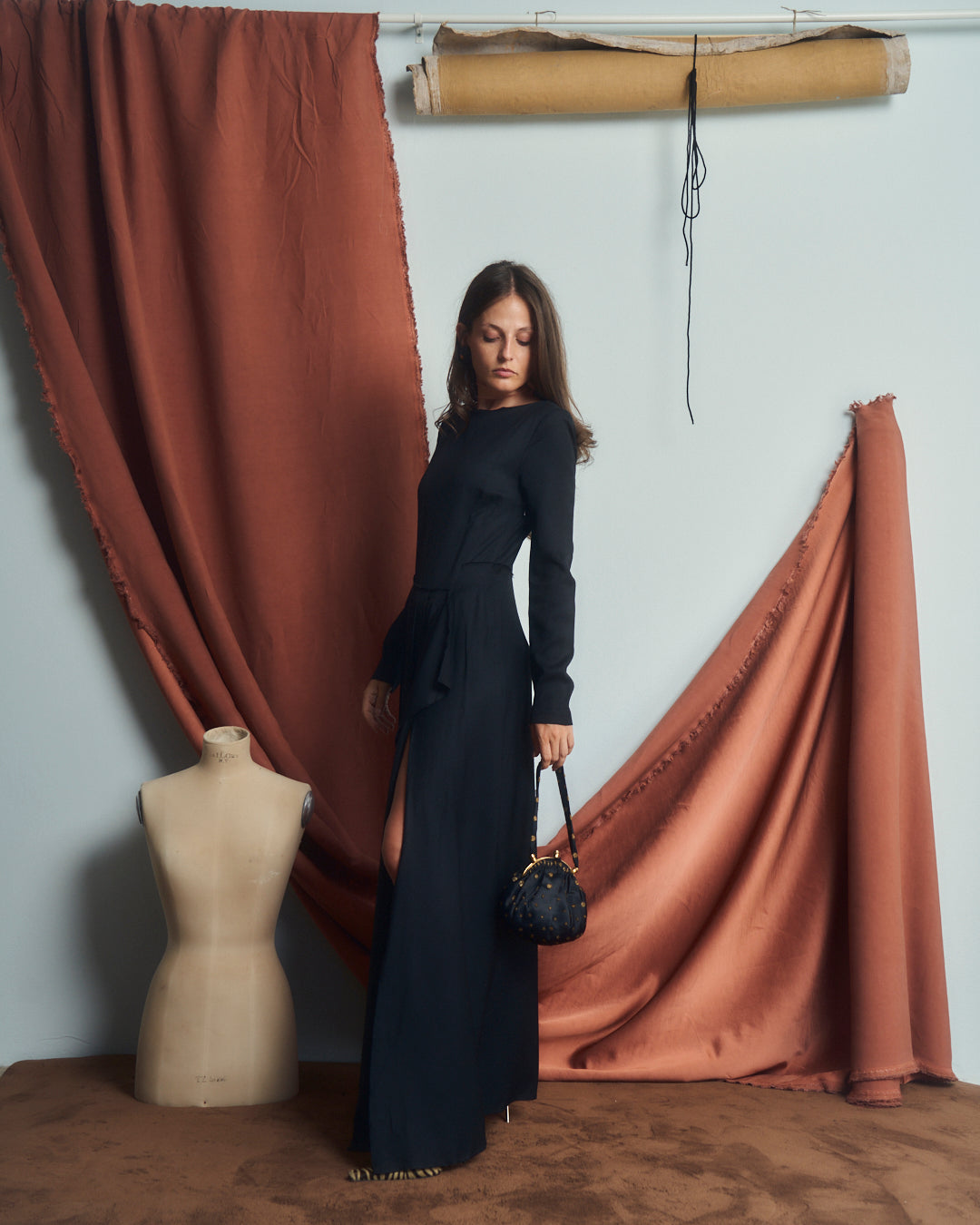 Abito lungo Cedric Charlier asimmetrico a pieghe