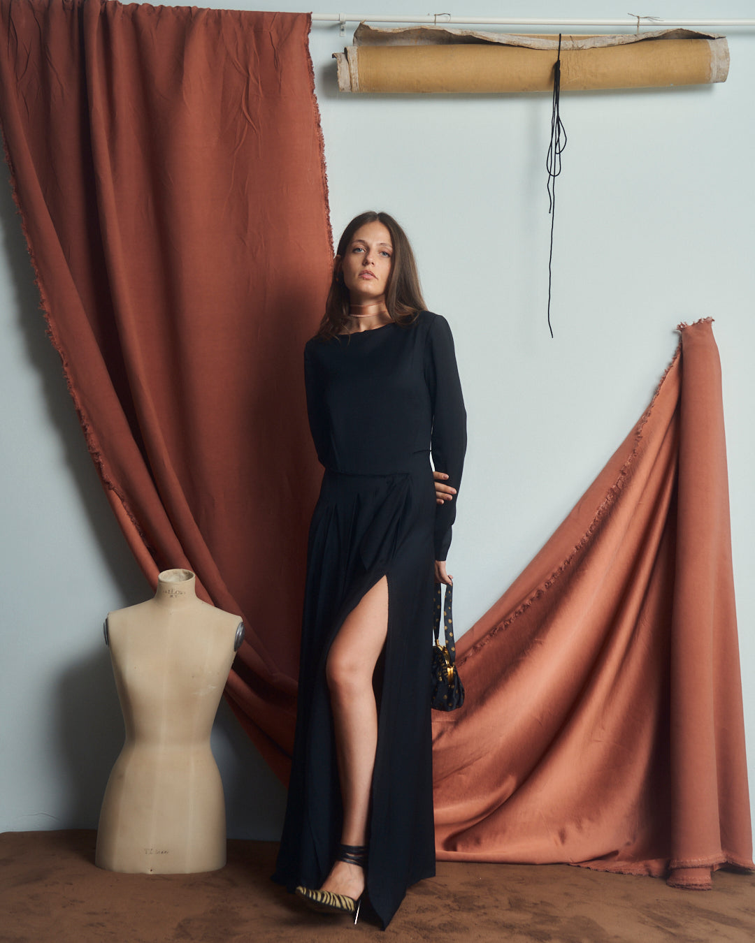 Abito lungo Cedric Charlier asimmetrico a pieghe