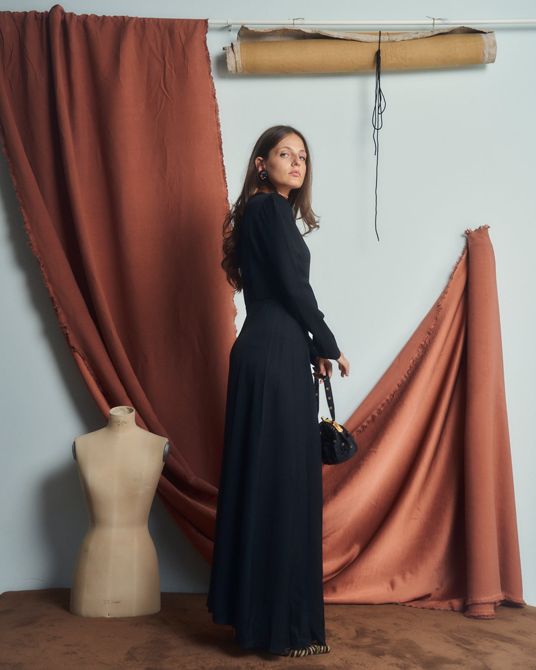 Abito lungo Cedric Charlier asimmetrico a pieghe