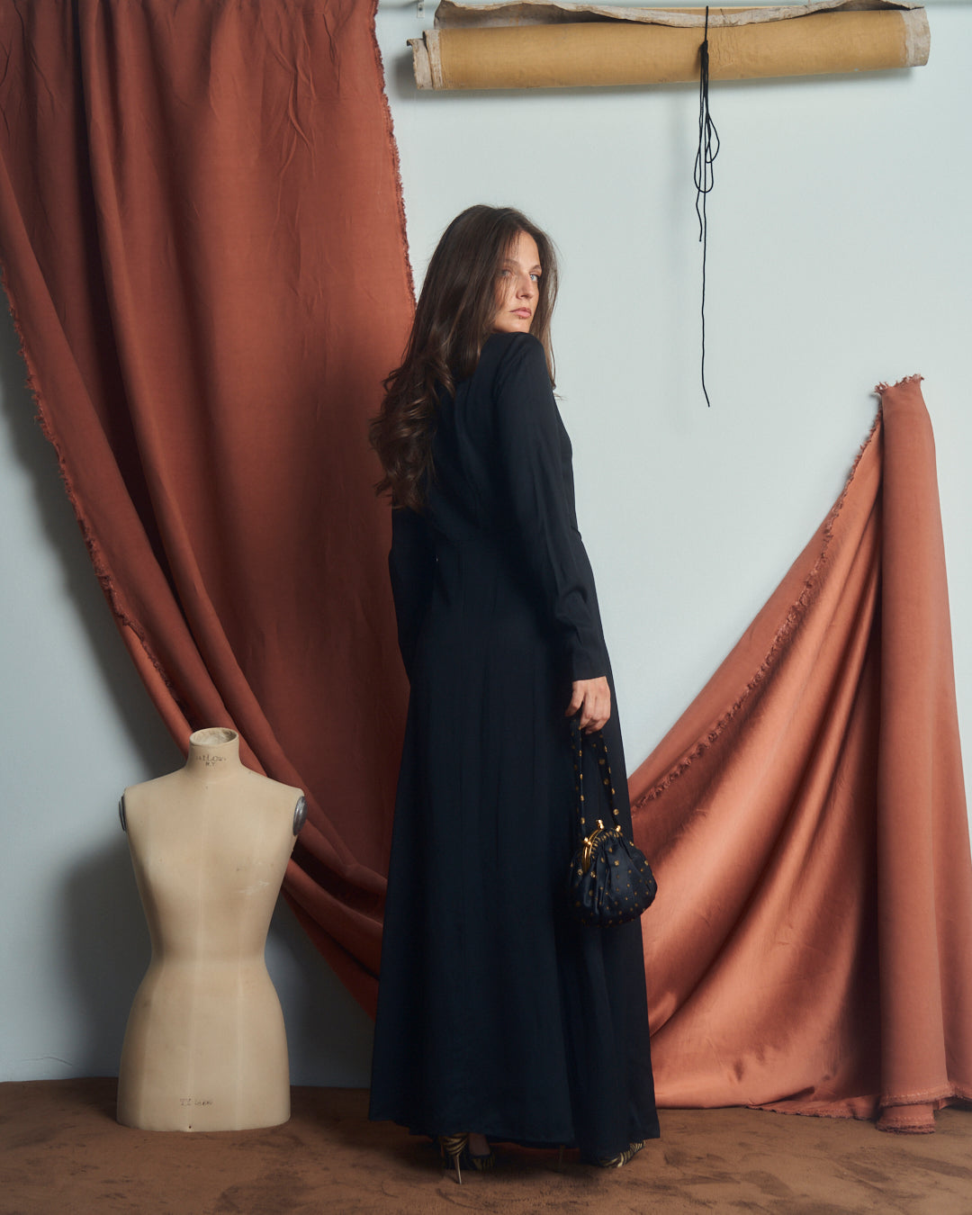 Abito lungo Cedric Charlier asimmetrico a pieghe