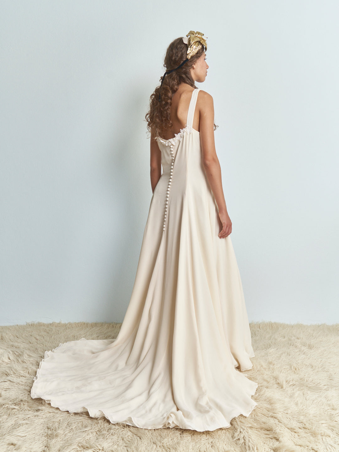 Abito da Sposa fine anni 90 in pura seta con spalline sottili e ampia gonna