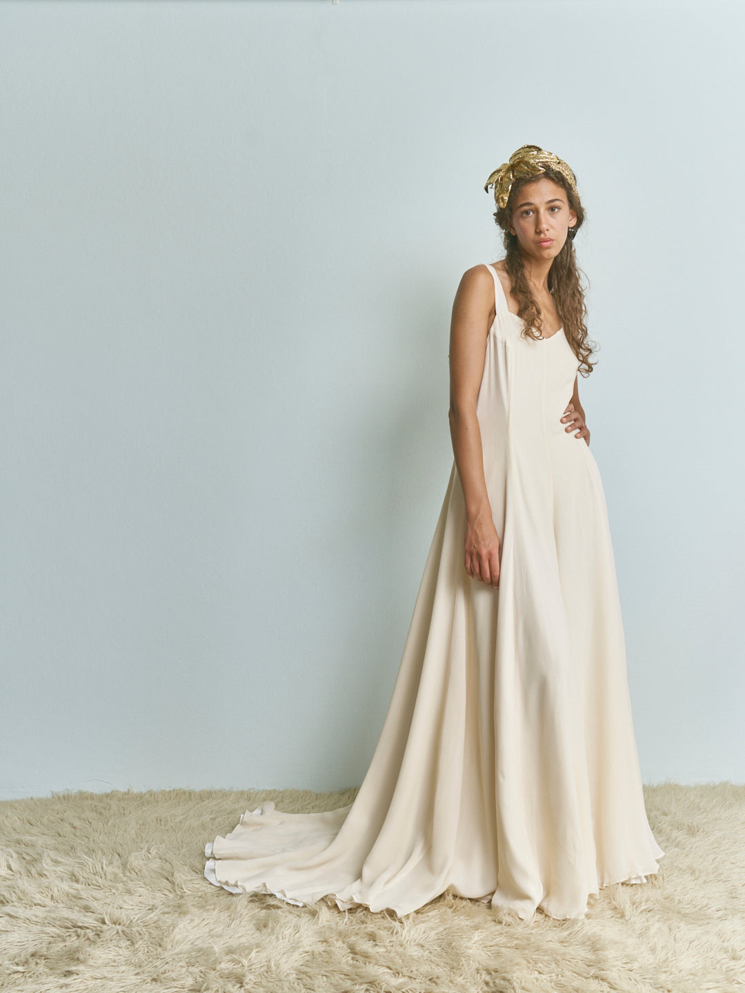 Abito da Sposa fine anni 90 in pura seta con spalline sottili e ampia gonna