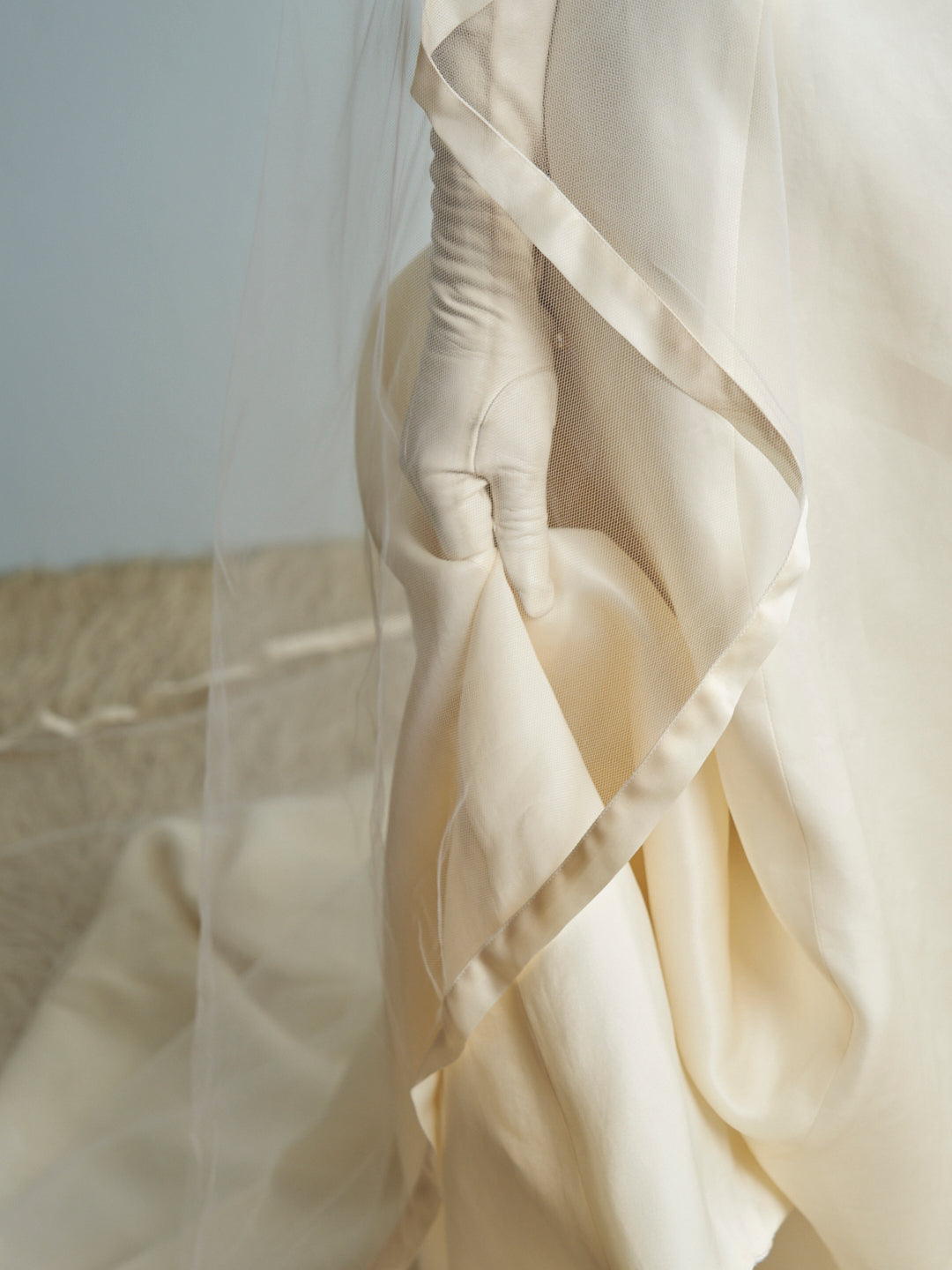 Abito da Sposa fine anni 90 in pura seta organza con scavo vintage