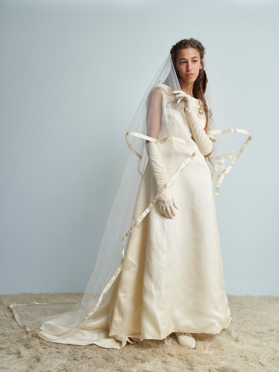 Abito da Sposa fine anni 90 in pura seta organza con scavo vintage