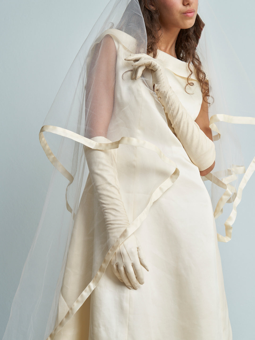 Abito da Sposa fine anni 90 in pura seta organza con scavo vintage