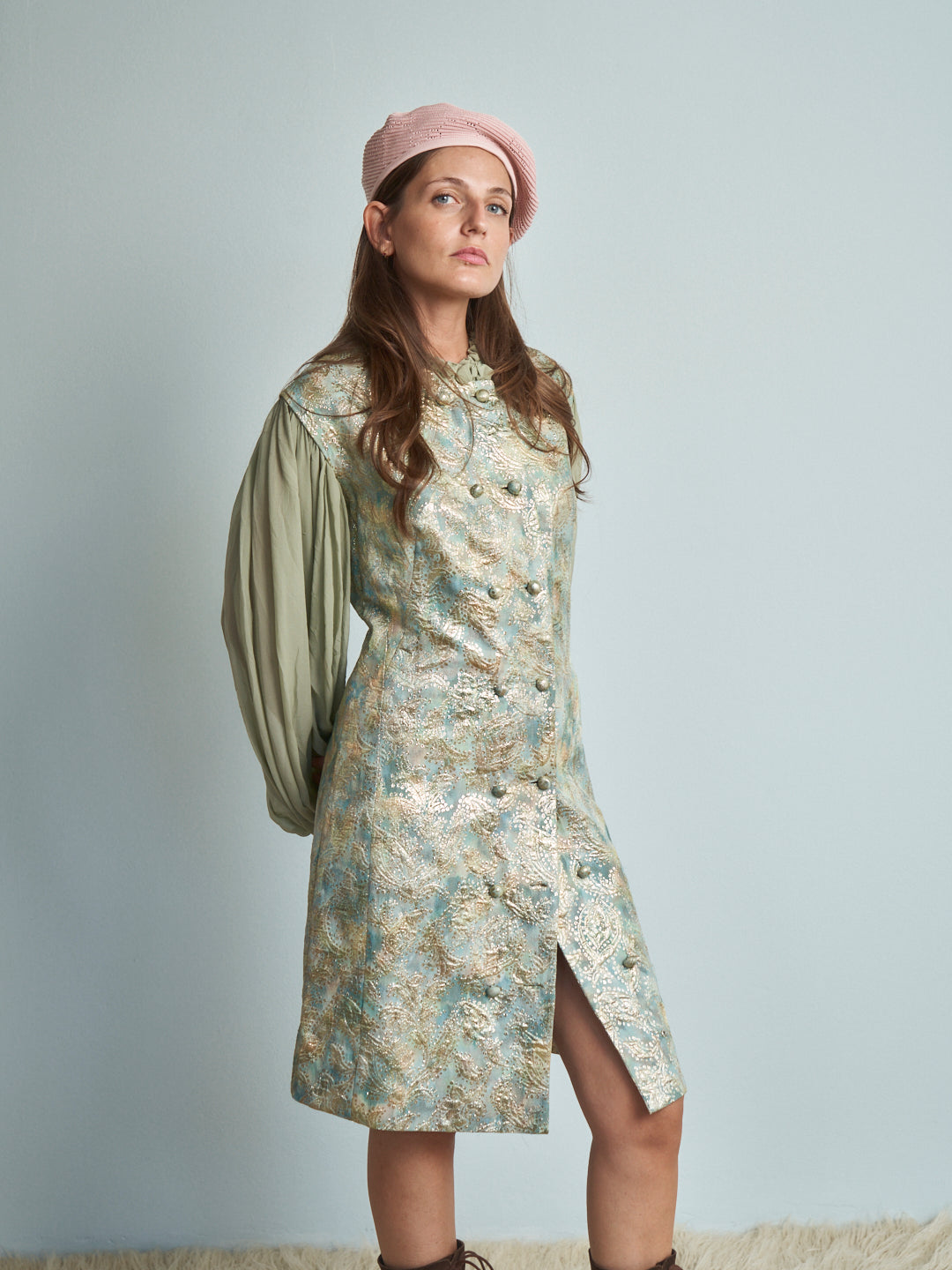 Abito anni 60 lurex broccato e seta verde salvia azzurro e oro