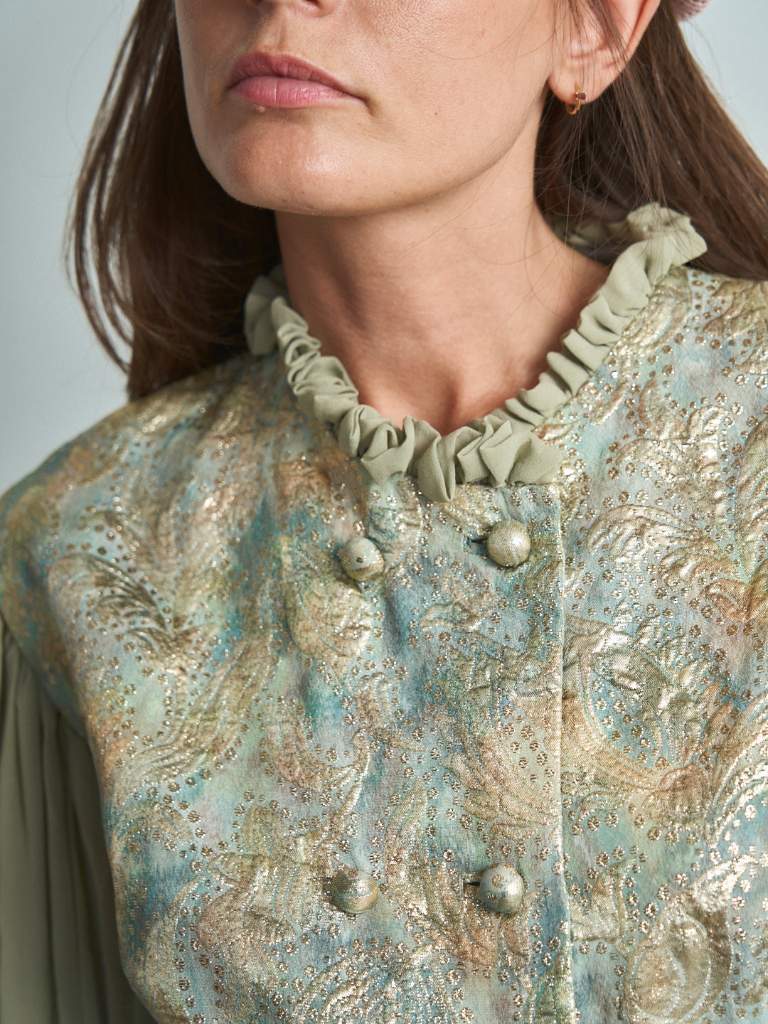 Abito anni 60 lurex broccato e seta verde salvia azzurro e oro