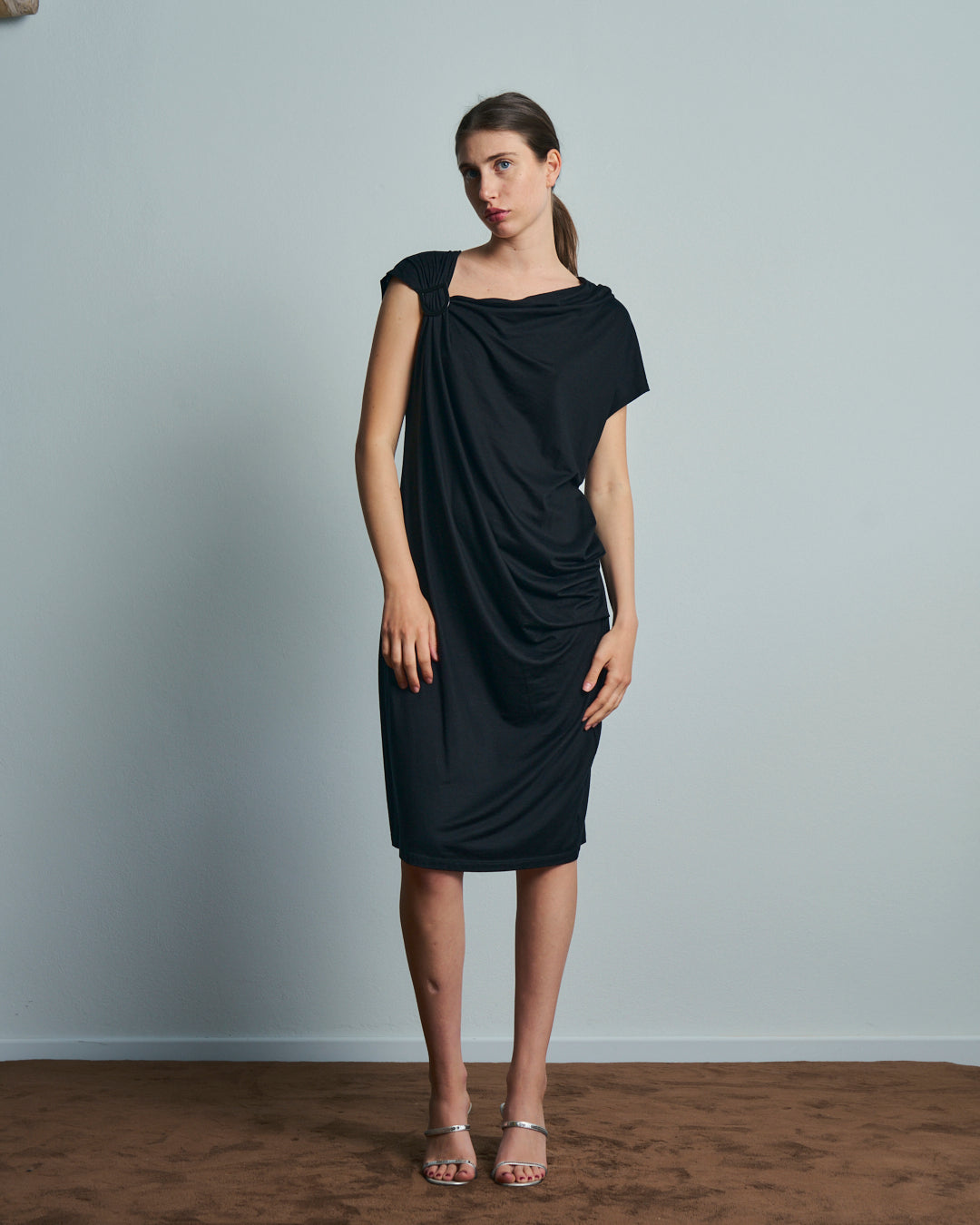 Abito DKNY anni 90 asimmetrico in jersey