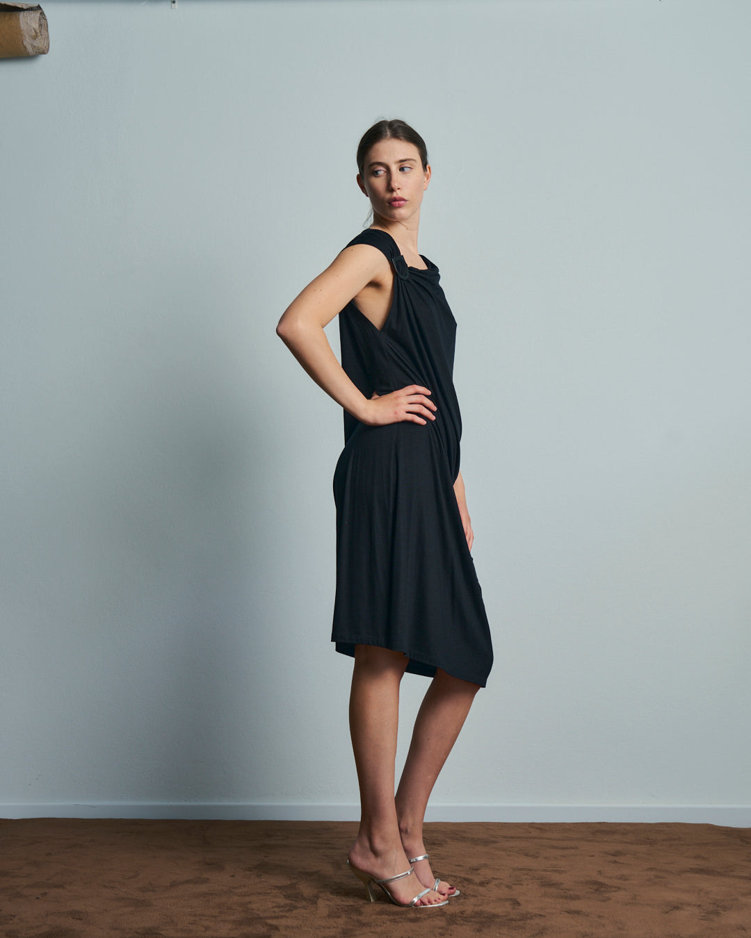 Abito DKNY anni 90 asimmetrico in jersey