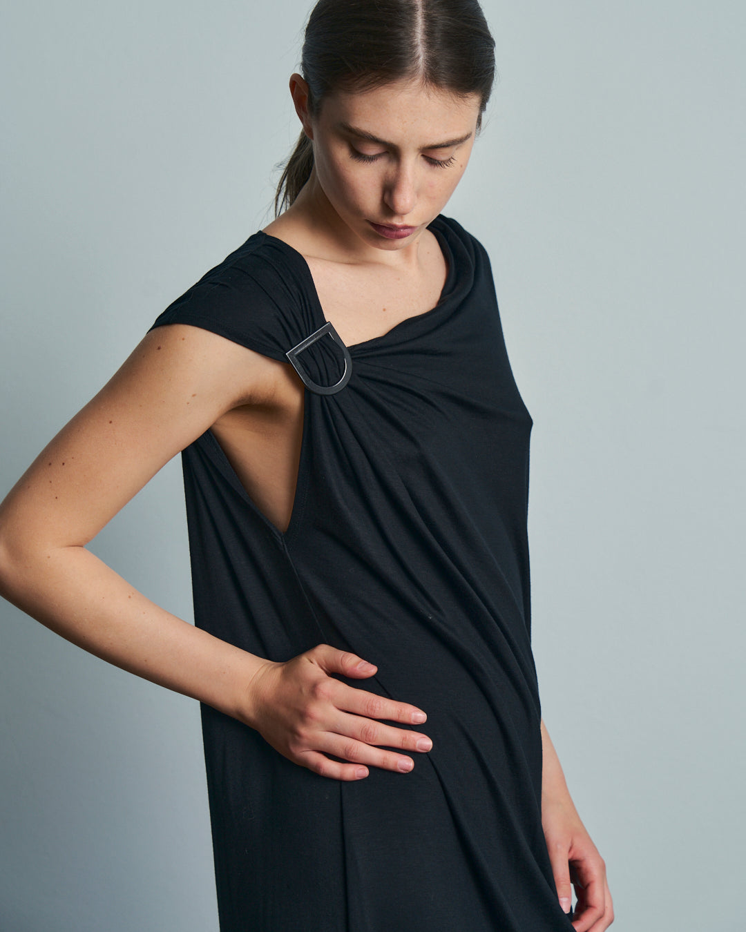 Abito DKNY anni 90 asimmetrico in jersey