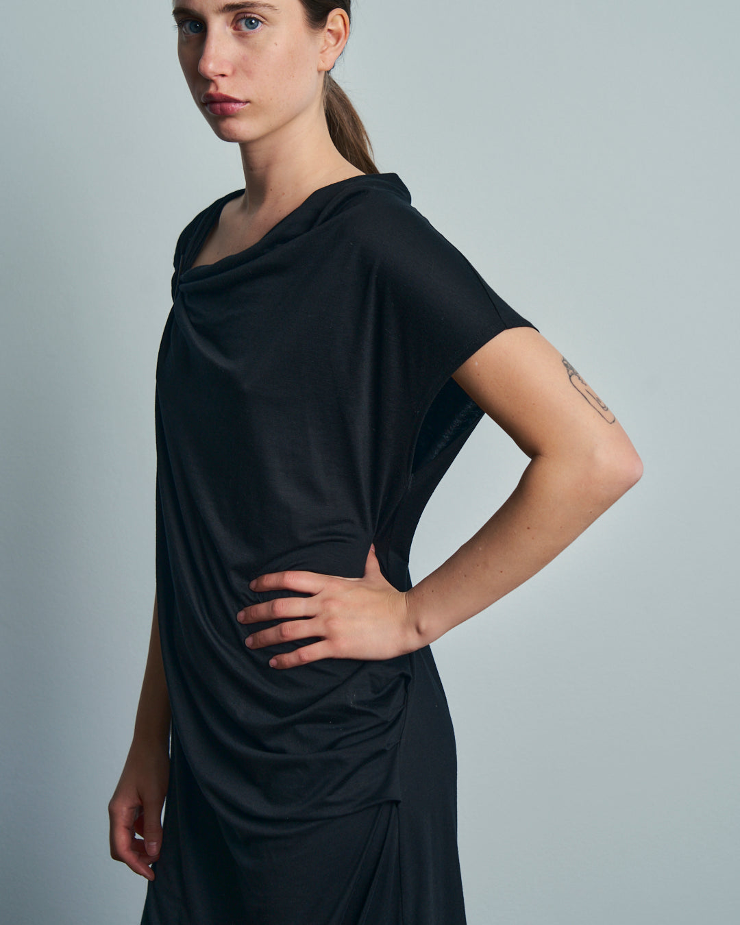 Abito DKNY anni 90 asimmetrico in jersey
