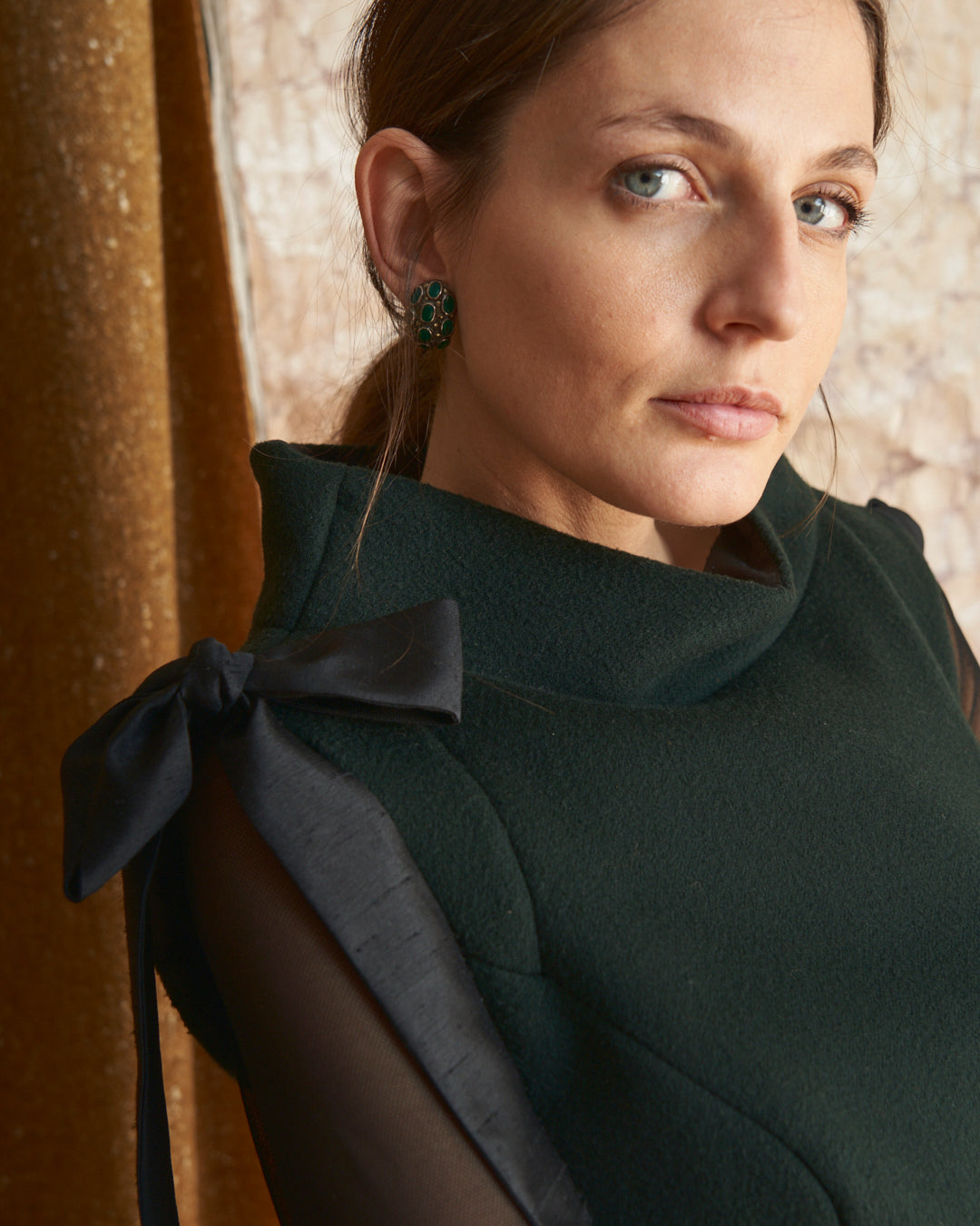 Abito Antonio Berardi fw 1998 con spacco laterale e maniche in tulle e fiocchi