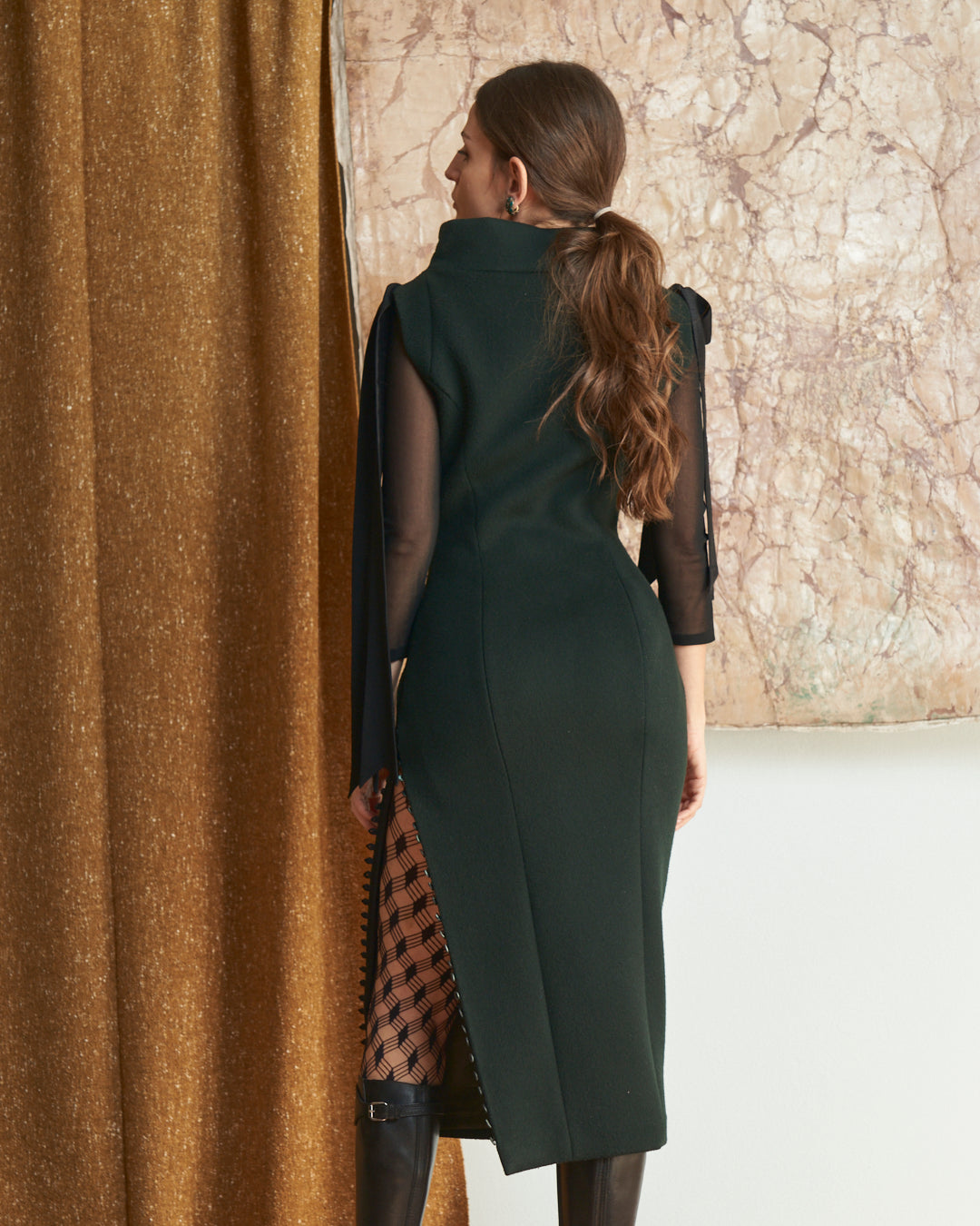 Abito Antonio Berardi fw 1998 con spacco laterale e maniche in tulle e fiocchi