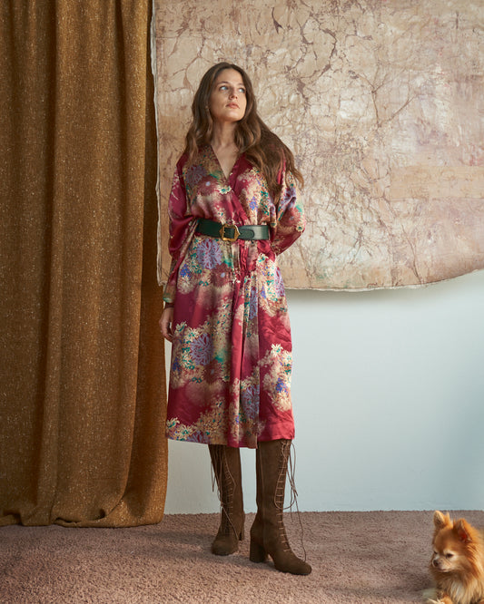 Abito modello incrociato sartoriale in seta con stampa floreale oriente