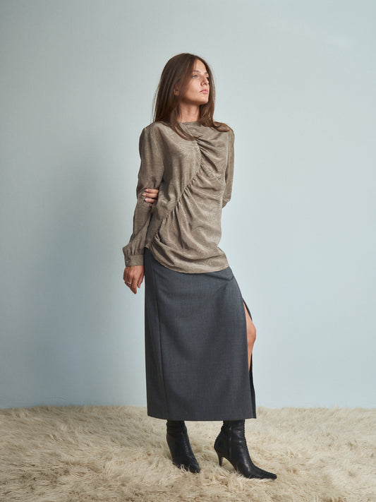 Blusa firmata Erreuno anni 80 in pura seta con arriccio davanti