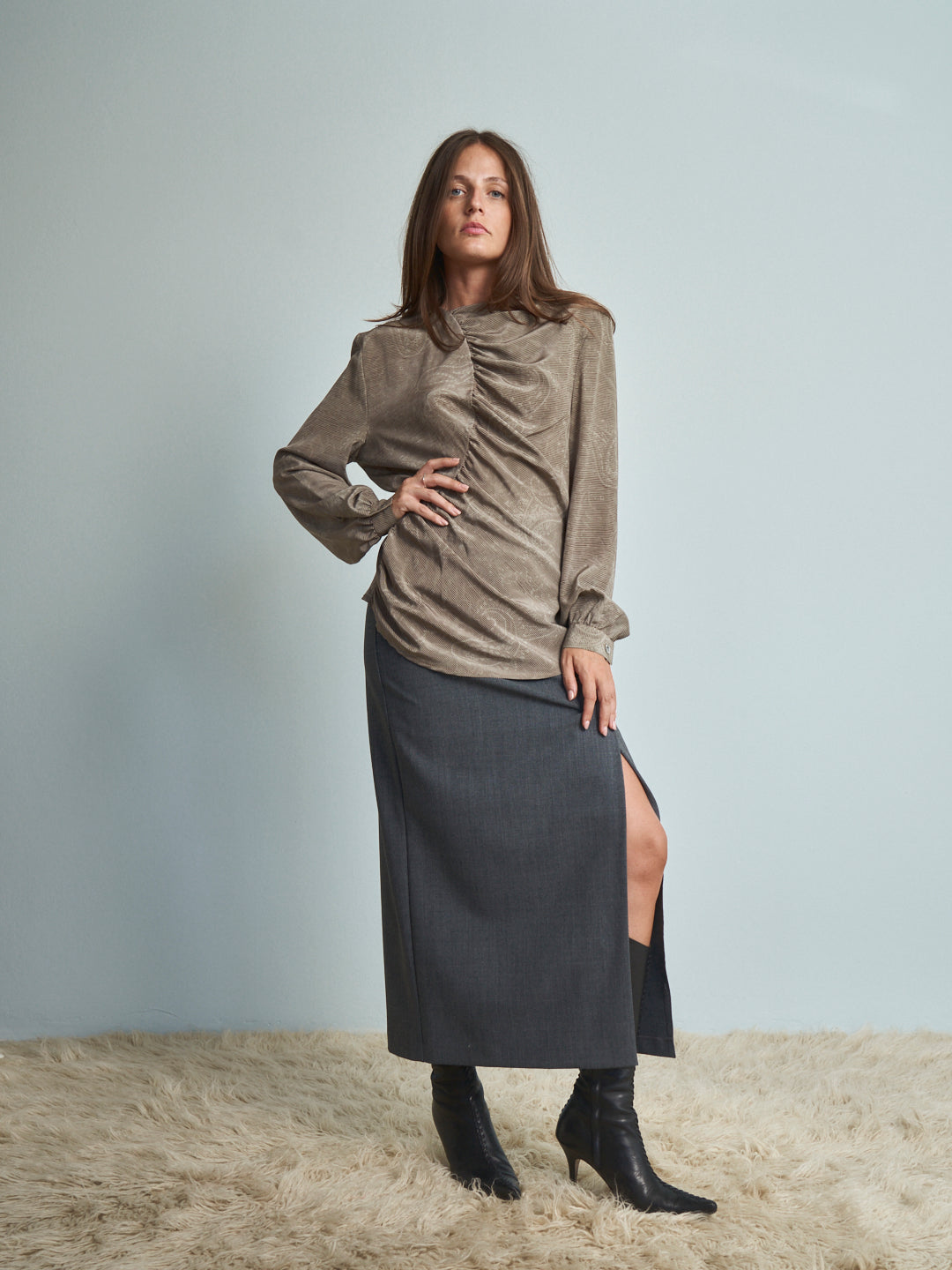 Blusa firmata Erreuno anni 80 in pura seta con arriccio davanti