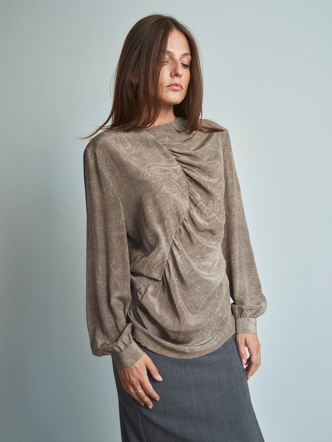 Blusa firmata Erreuno anni 80 in pura seta con arriccio davanti