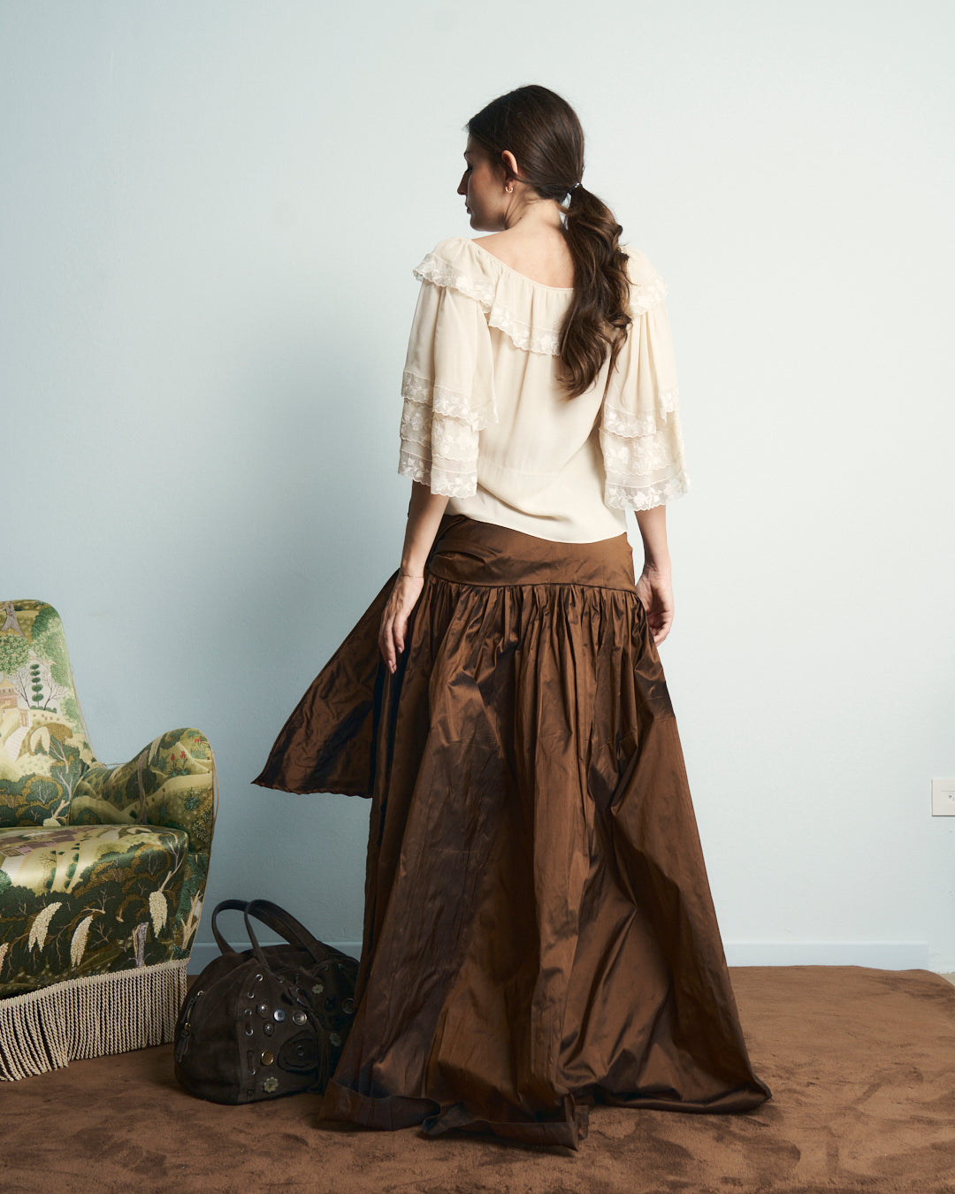 blusa in seta anni 70 con balze e pizzo ricamato a mano