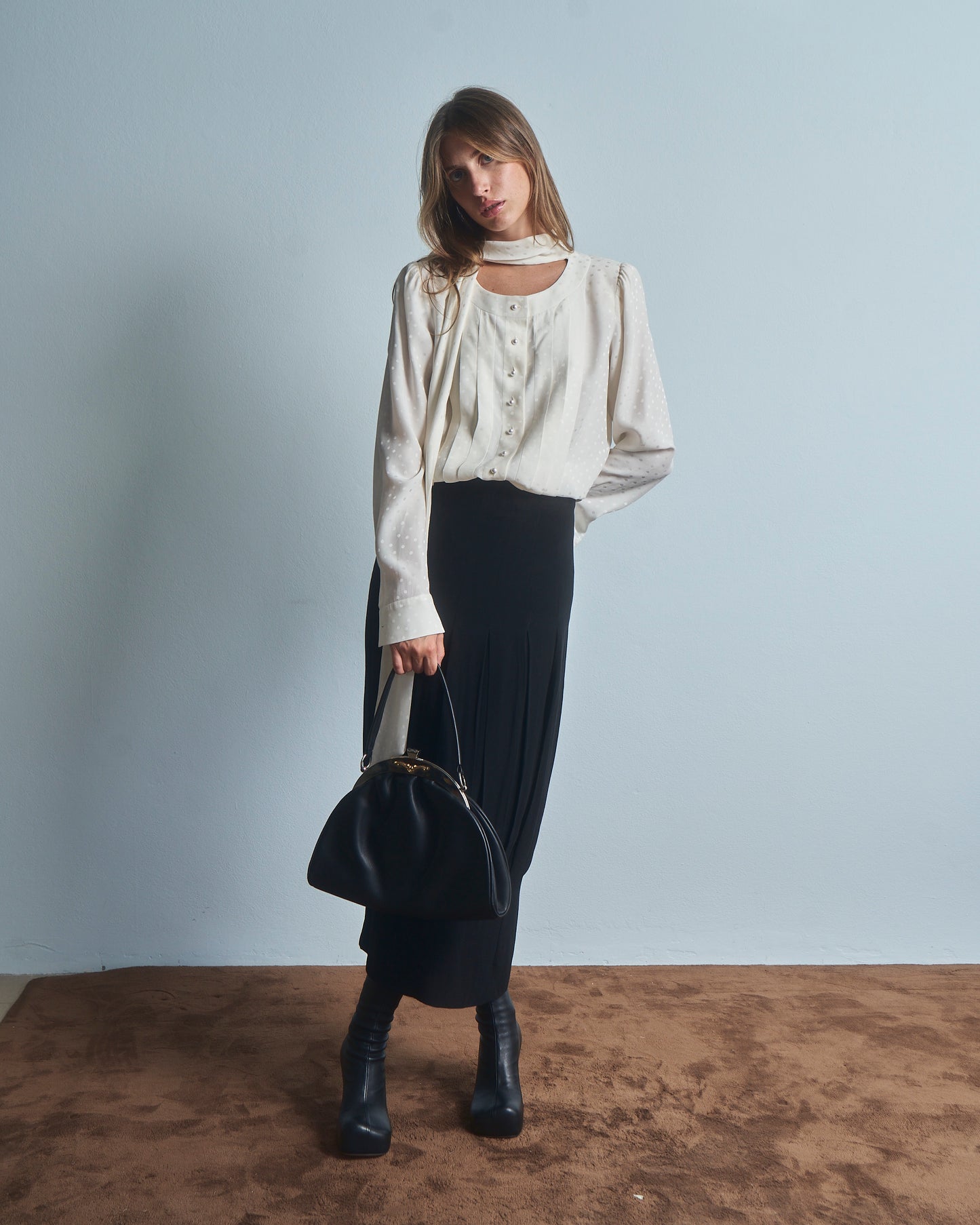 Blusa in seta jacquard pois con bottoncini perla