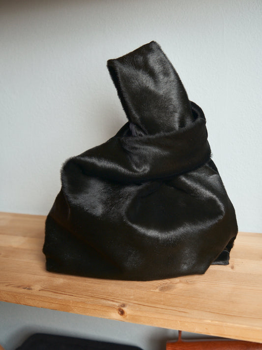 Borsa a sacchetto in pelle di cavallino nero