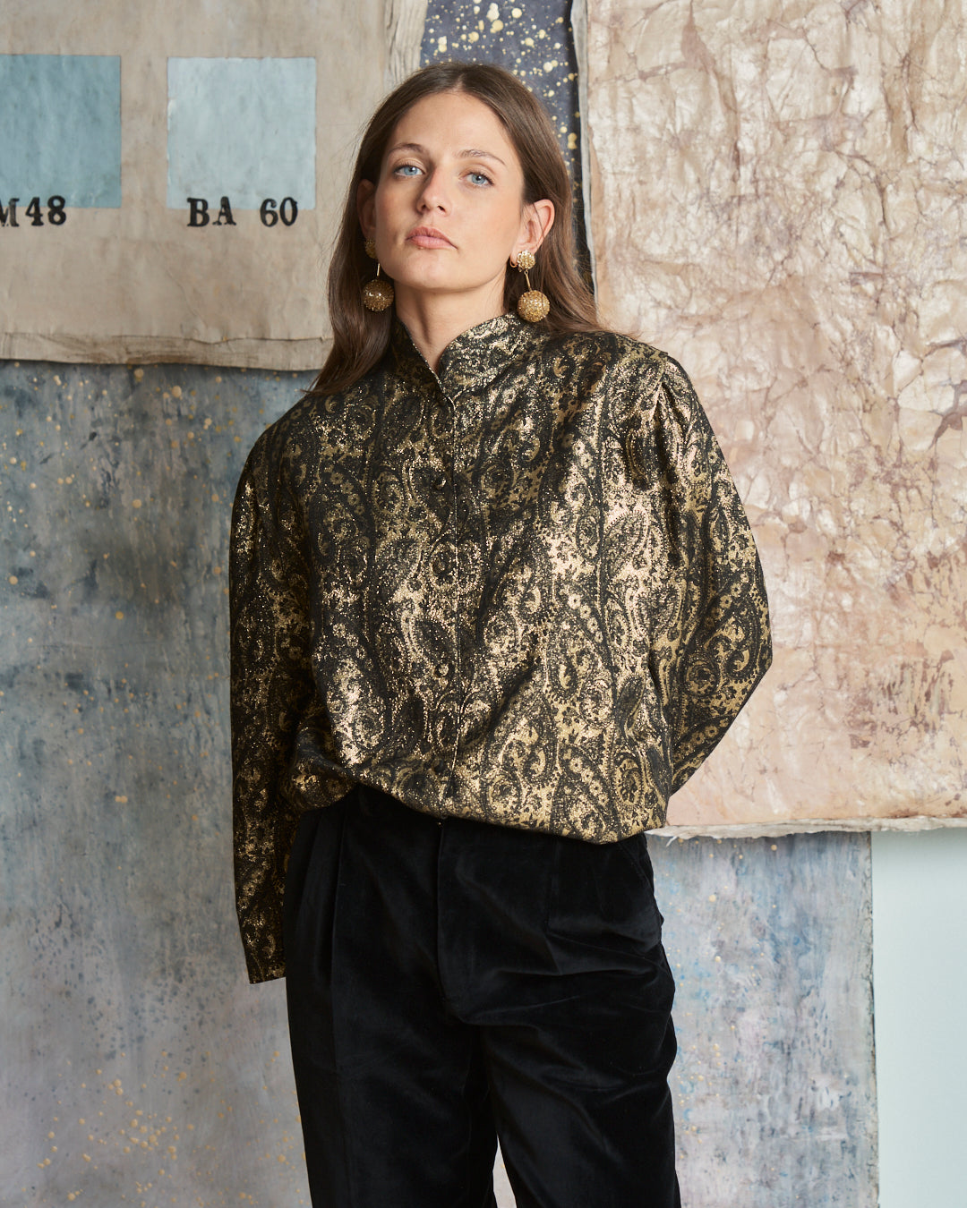 Blusa camicia in tessuto damascato jacquard lamé nero e oro
