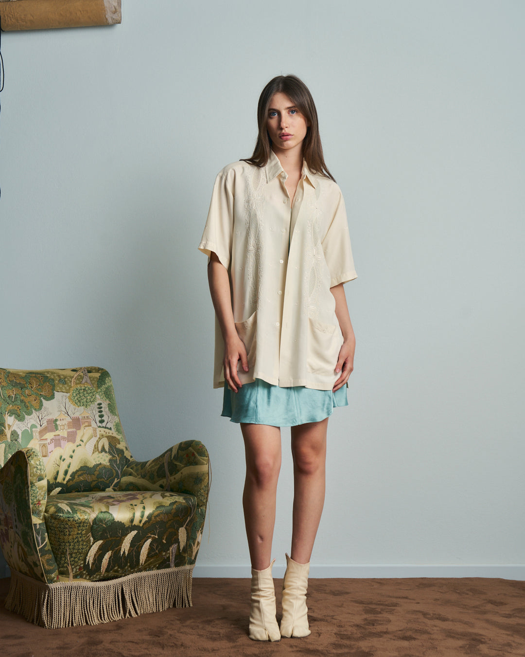 Camicia Orientale ricamata in seta a manica corta