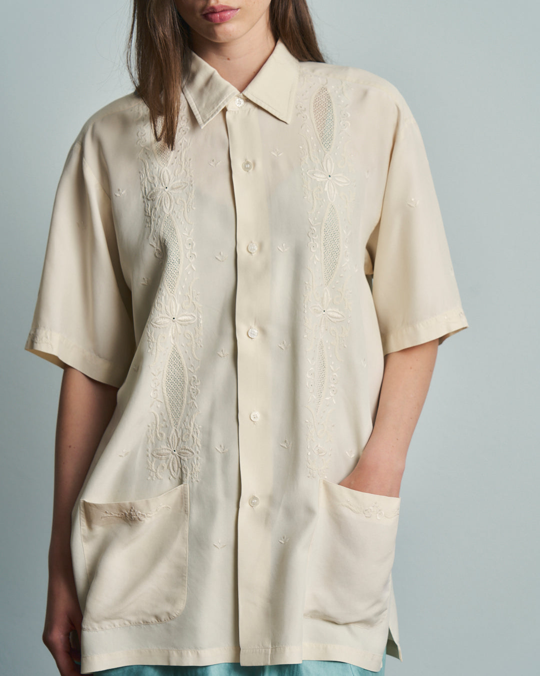 Camicia Orientale ricamata in seta a manica corta