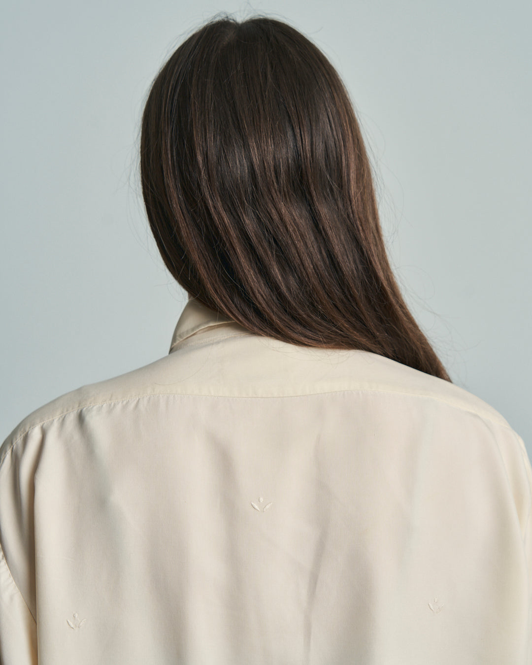 Camicia Orientale ricamata in seta a manica corta