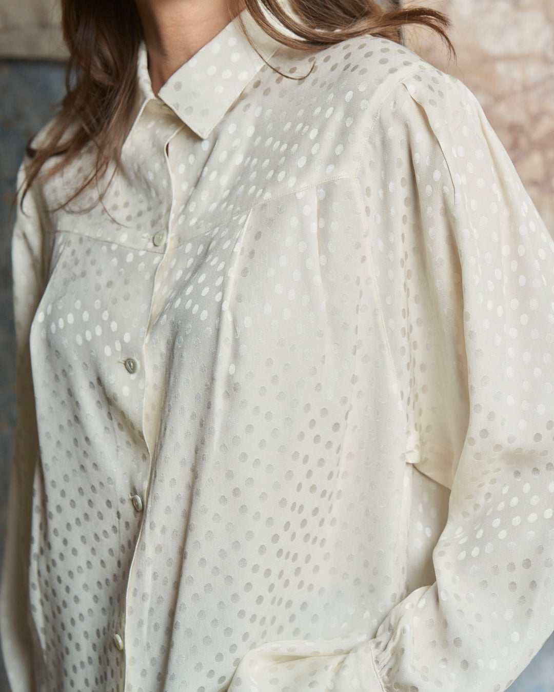 Blusa camicia in tessuto damascato jacquard lamé nero e oro (Copia)