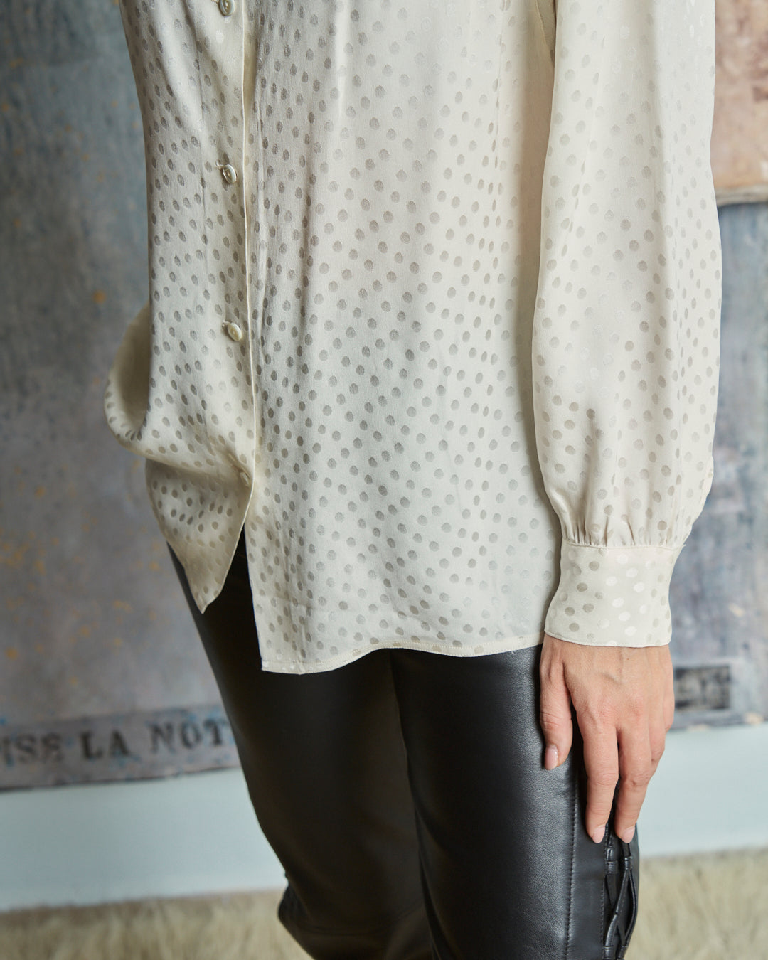 Blusa camicia in tessuto damascato jacquard lamé nero e oro (Copia)
