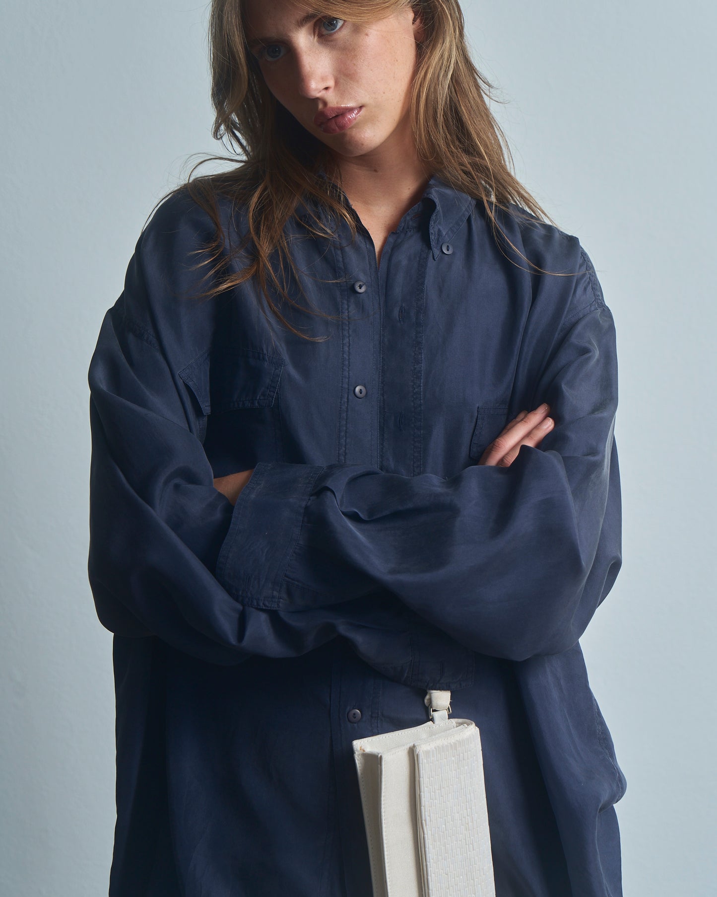 Camicia in seta maschile navy con tasche anni 80