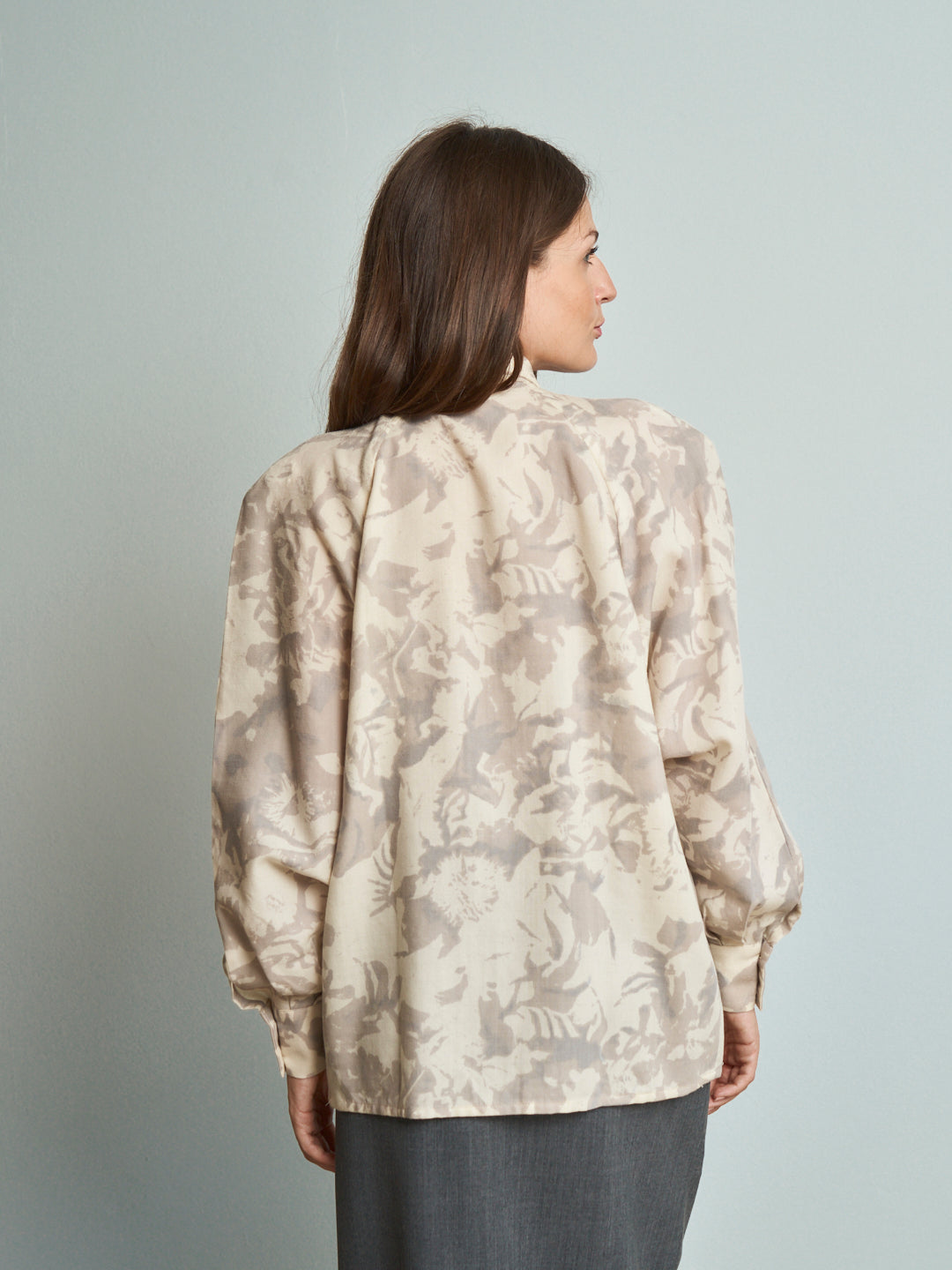 Camicia in lana Trussardi con spalle alte raglan modello a campana