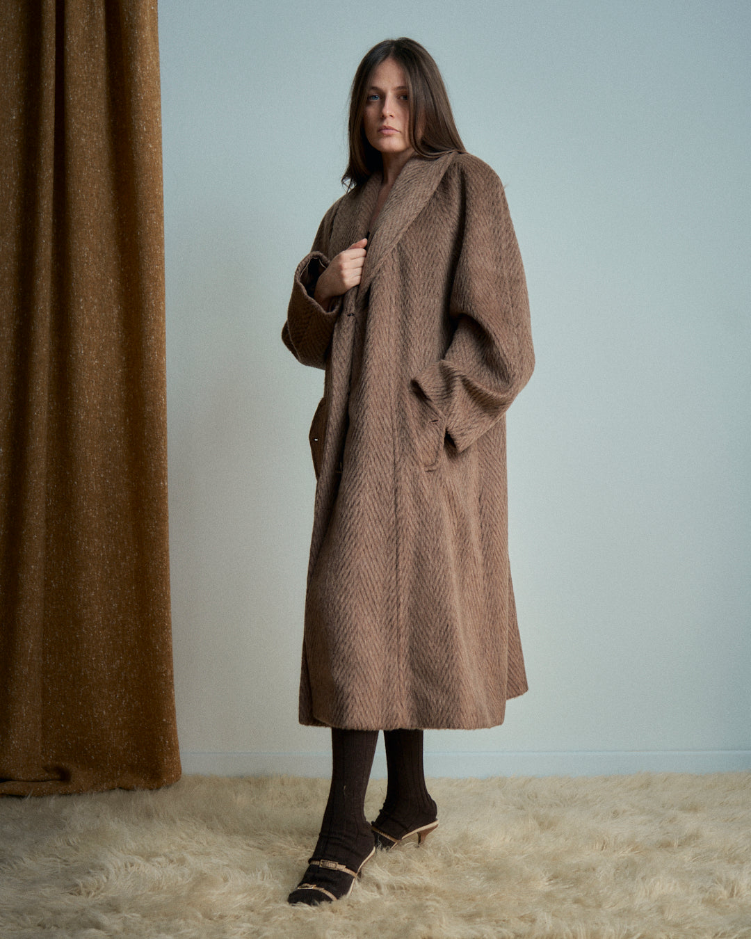 Cappotto in alpaca spigata color noce