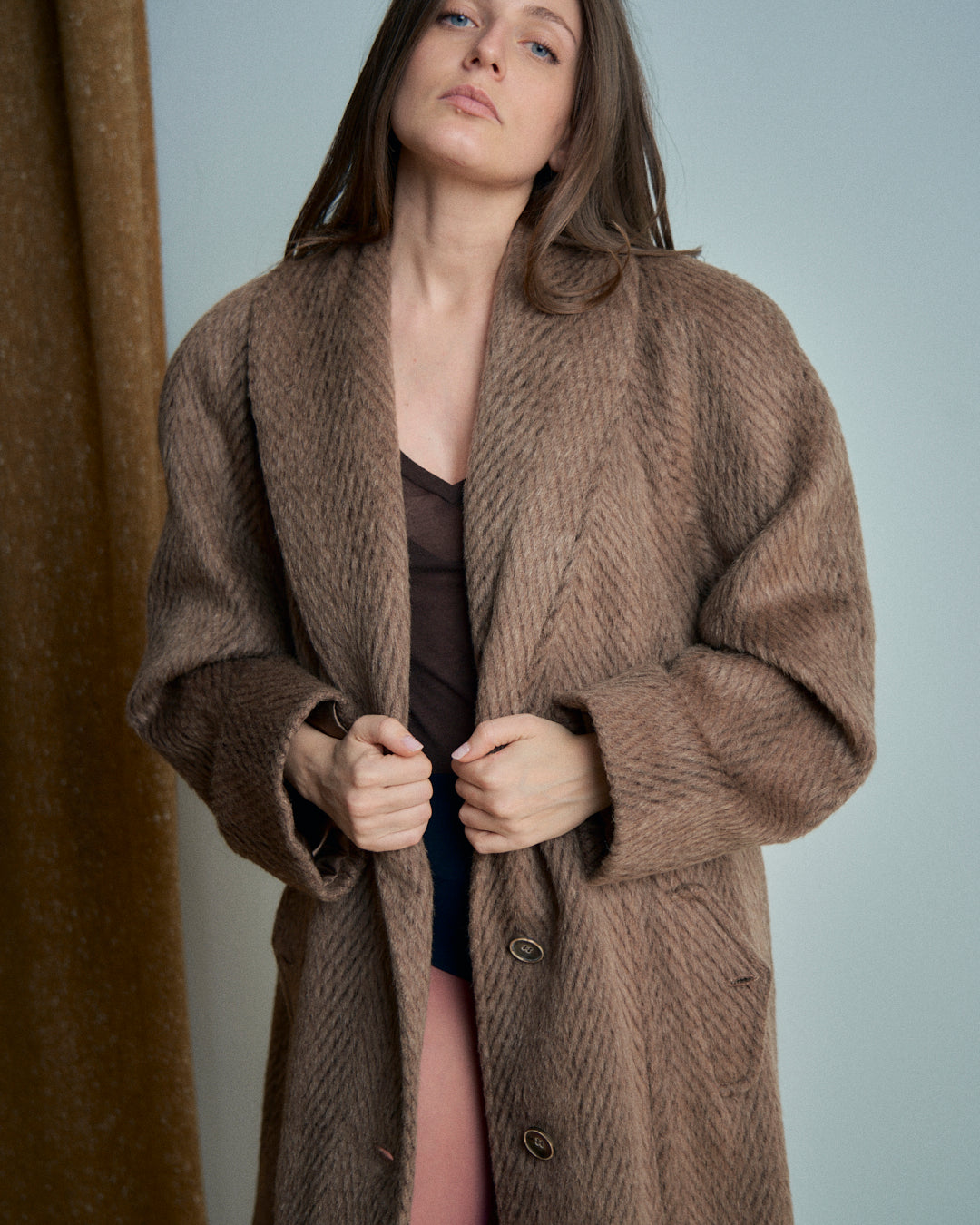 Cappotto in alpaca spigata color noce